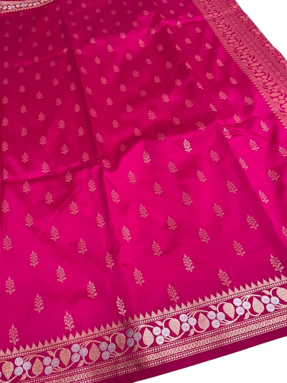 Southloom Satin Banarasi Silk Saree with Woven Work on Body and Borders In Dark Pink