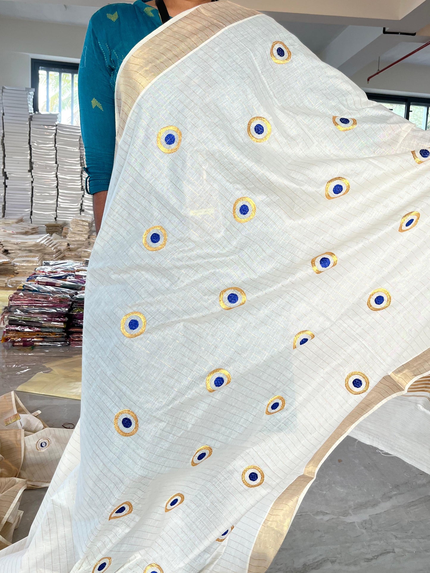 Kerala Cotton Lines Saree With Blue Polka SL162