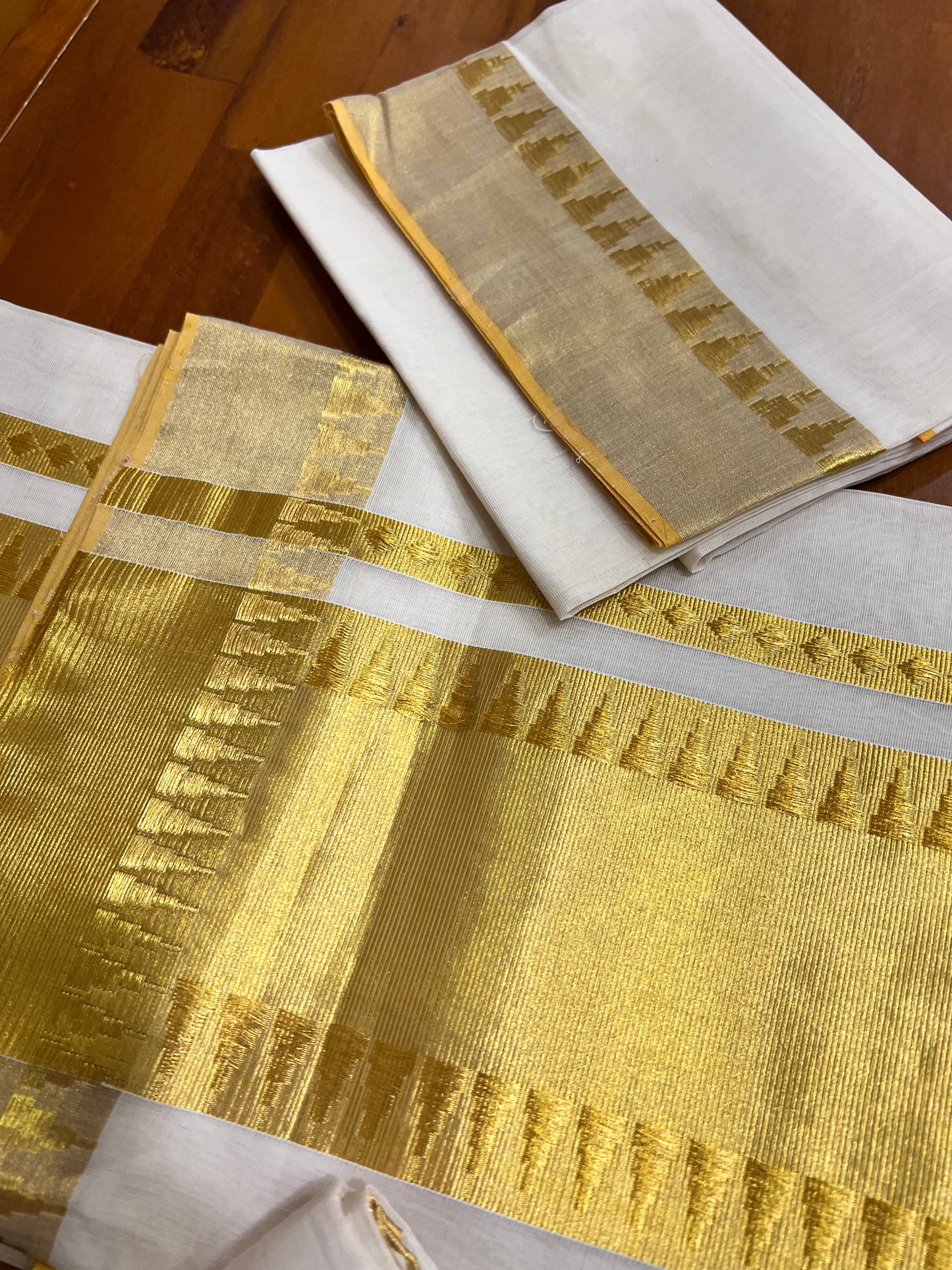 Southloom Super Premium Balaramapuram Pure Cotton Unakkupaavu Pudava with Temple Kasavu Border 2.70 Mtrs