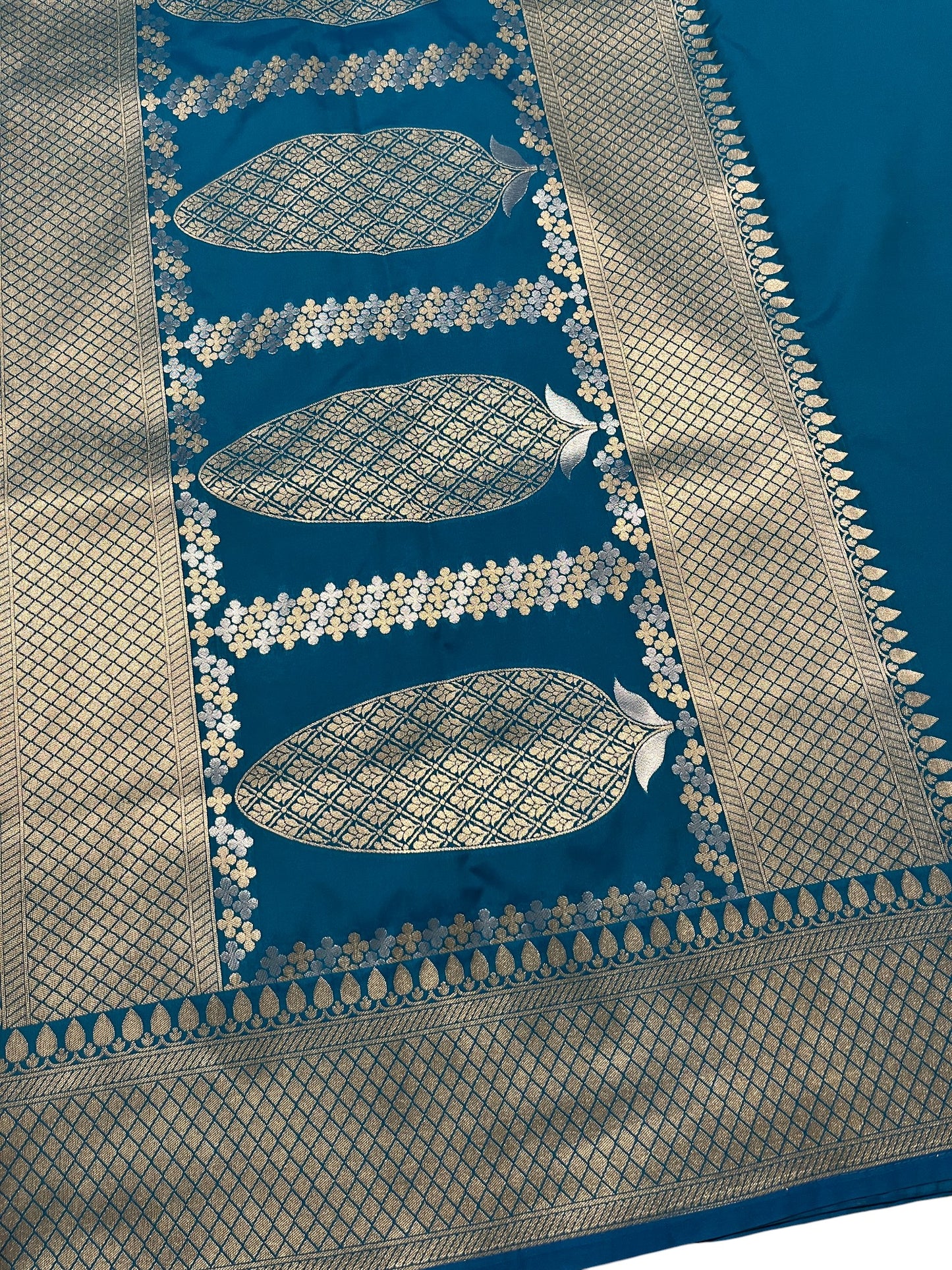 Southloom Pure Banarasi Silk Saree with Woven Work on Body and Borders