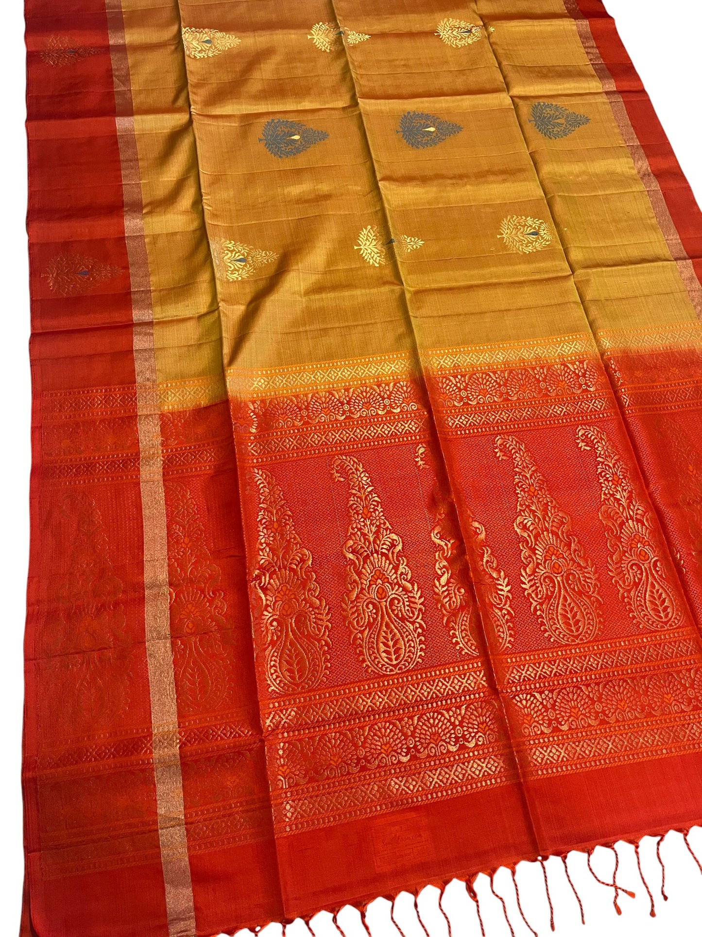 Southloom Pure Handloom Kanchipuram Silk Saree with Butta Work (Red & Beige)