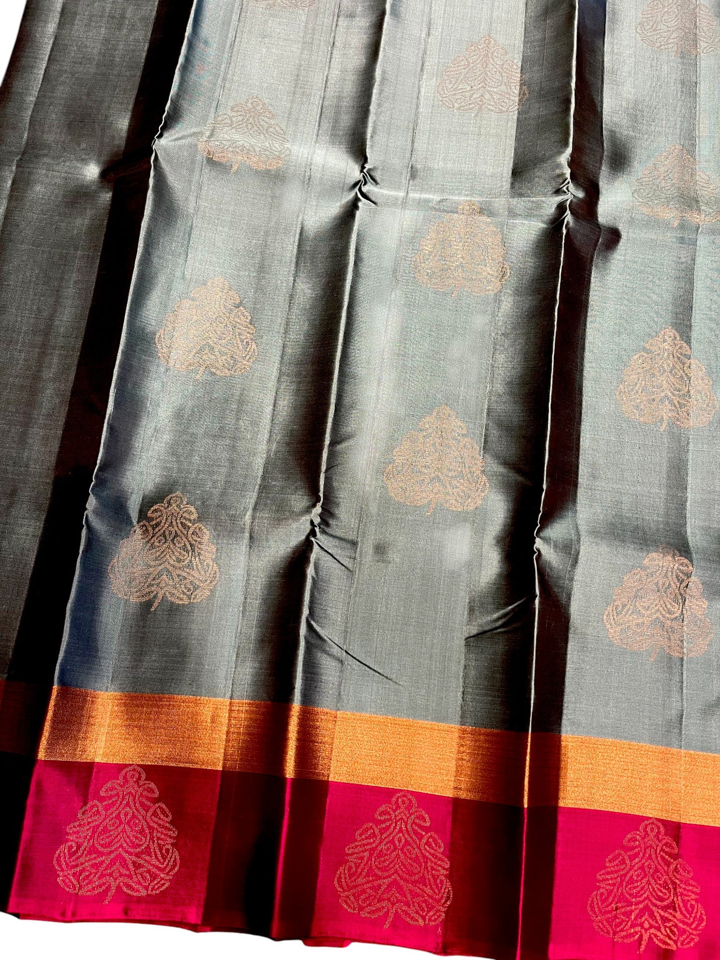 Southloom Pure Handloom Kanchipuram Silk Saree with Butta Work(Blue & Magenta)