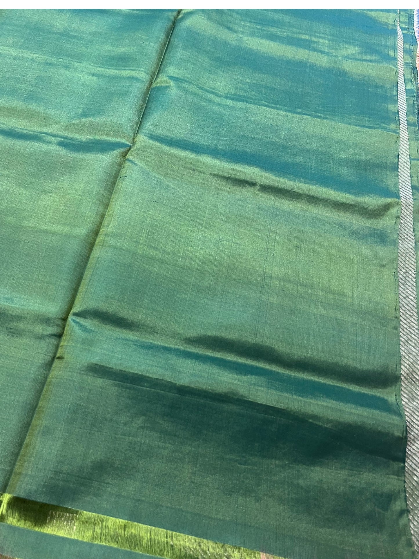 Southloom Pure Handloom Kanchipuram Silk Saree with Korvai Work (Green)