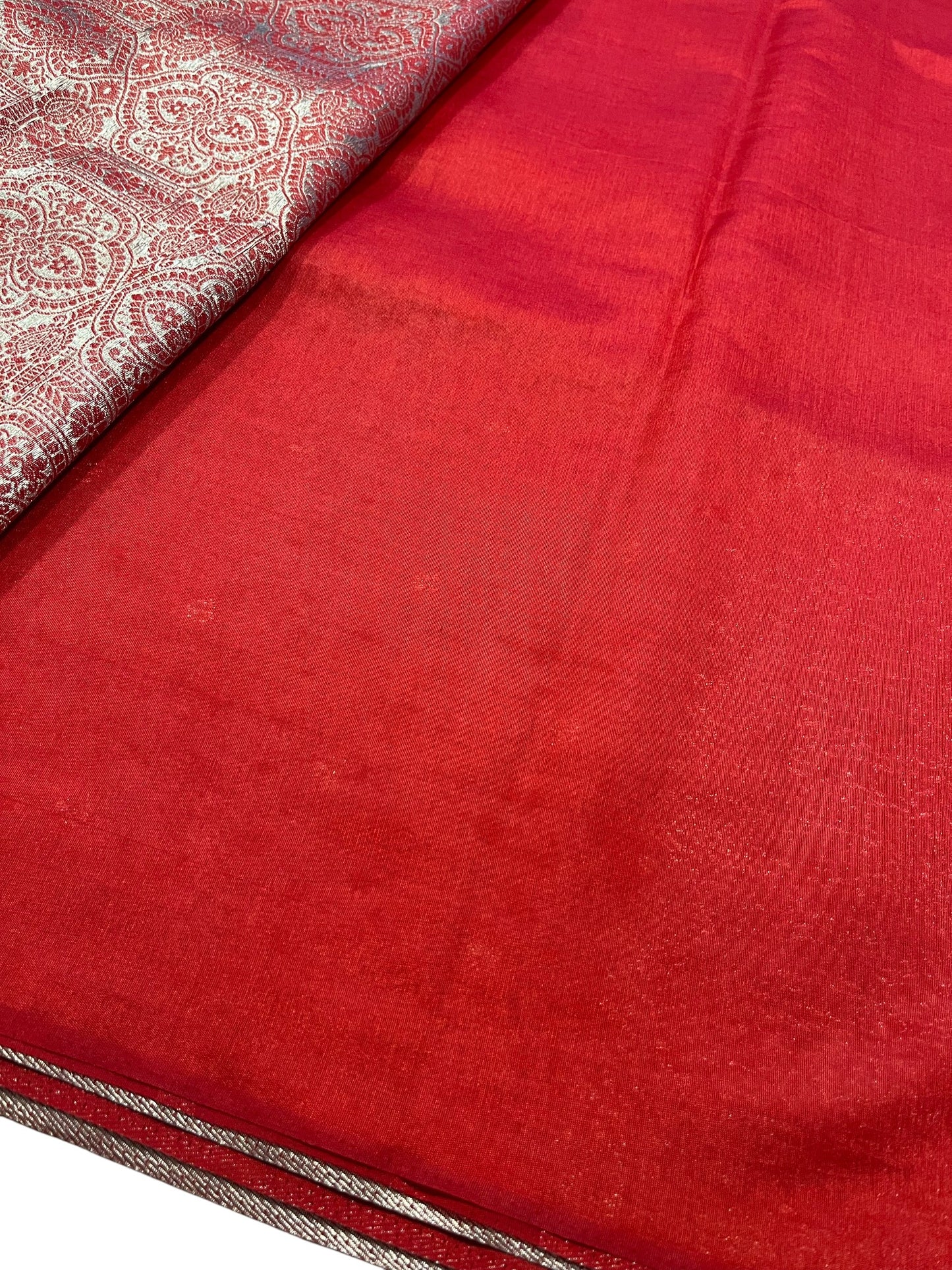 Southloom Pure Banarasi Silk Saree with Woven Work on Body and Borders (Red)