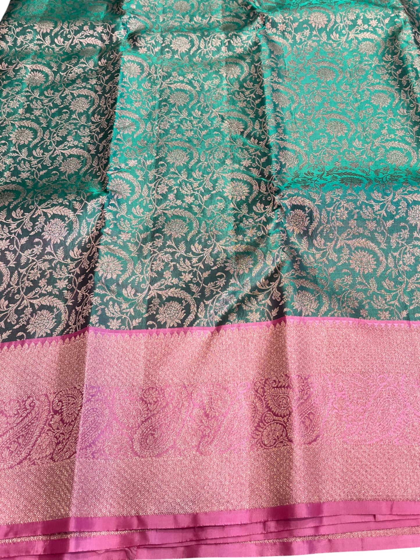 Southloom Premium Handloom Bridal Kanchipuram Silk Saree with Korvai Work (Green & Pink)