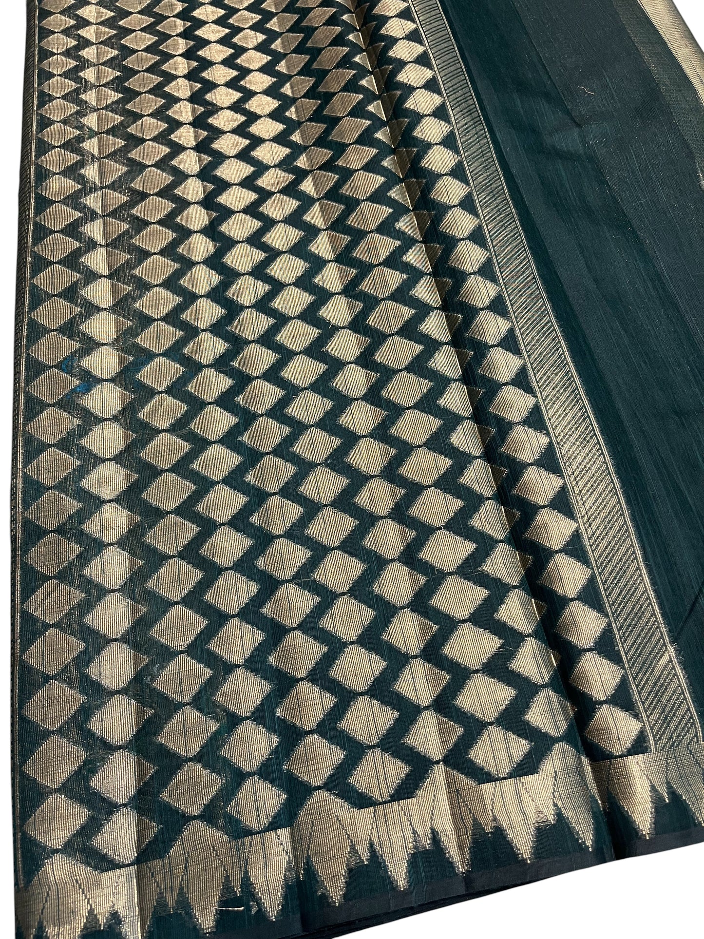 Southloom Banarasi Silk Saree with Woven Work on Body and Borders (Green)
