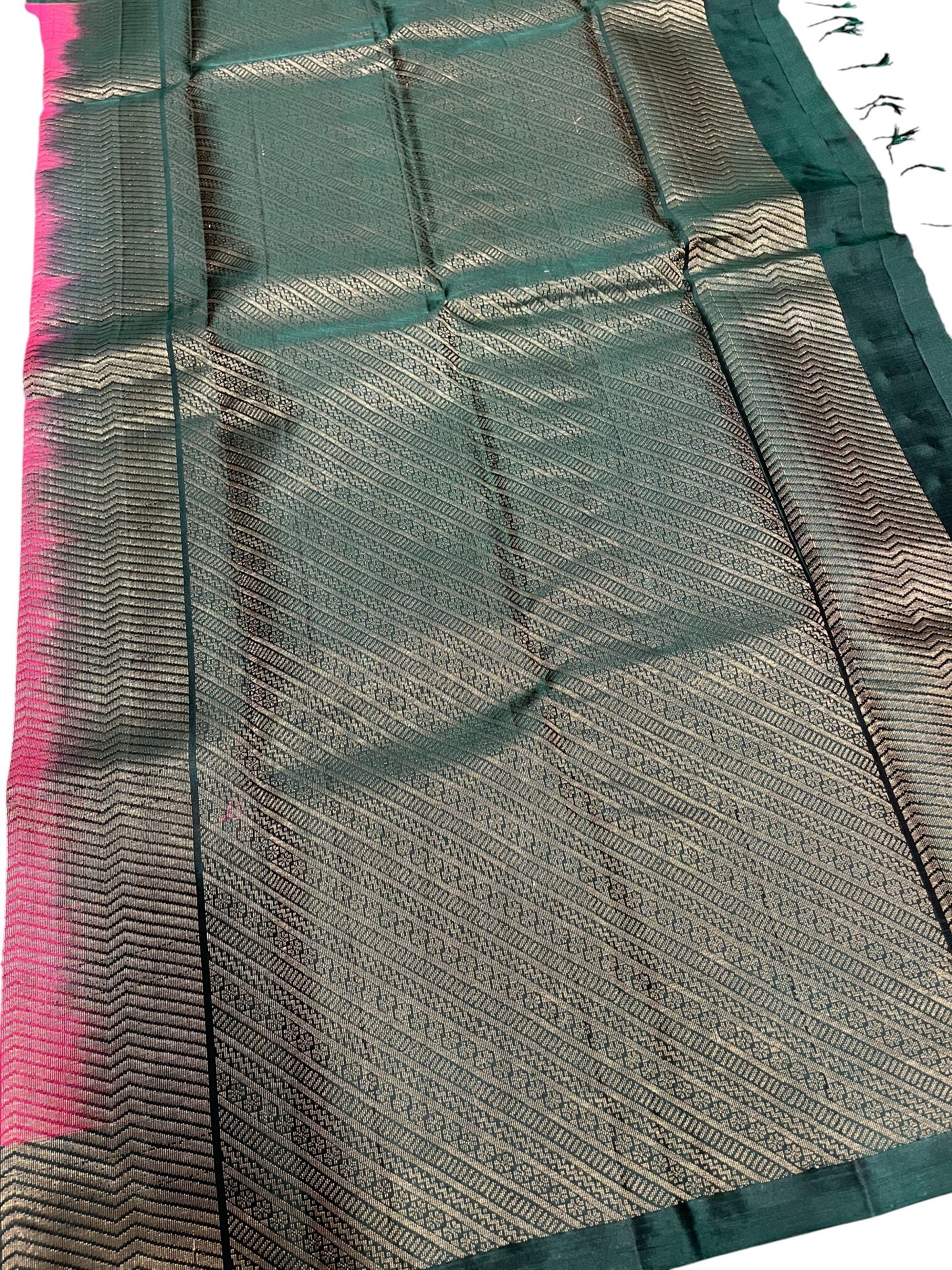 Southloom Pure Handloom Kanchipuram Silk Saree with Butta Work(Magenta& Green)
