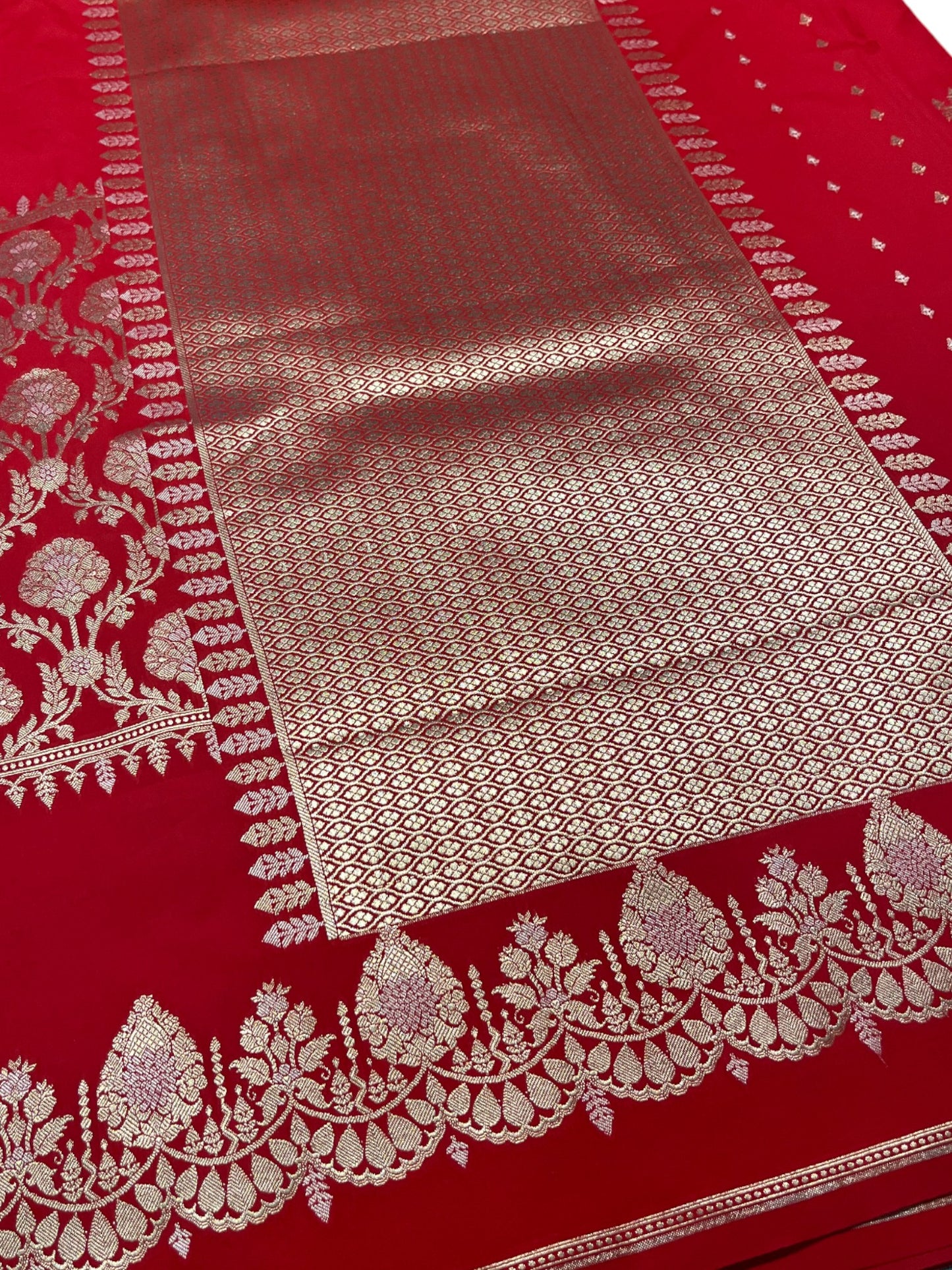 Southloom Pure Banarasi Silk Saree with Woven Work on Body and Borders (Red)