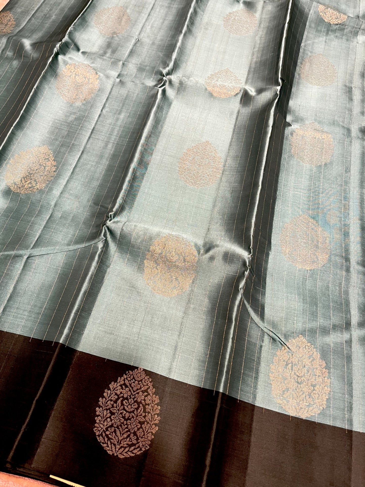 Southloom Pure Handloom Kanchipuram Silk Saree with Butta Work