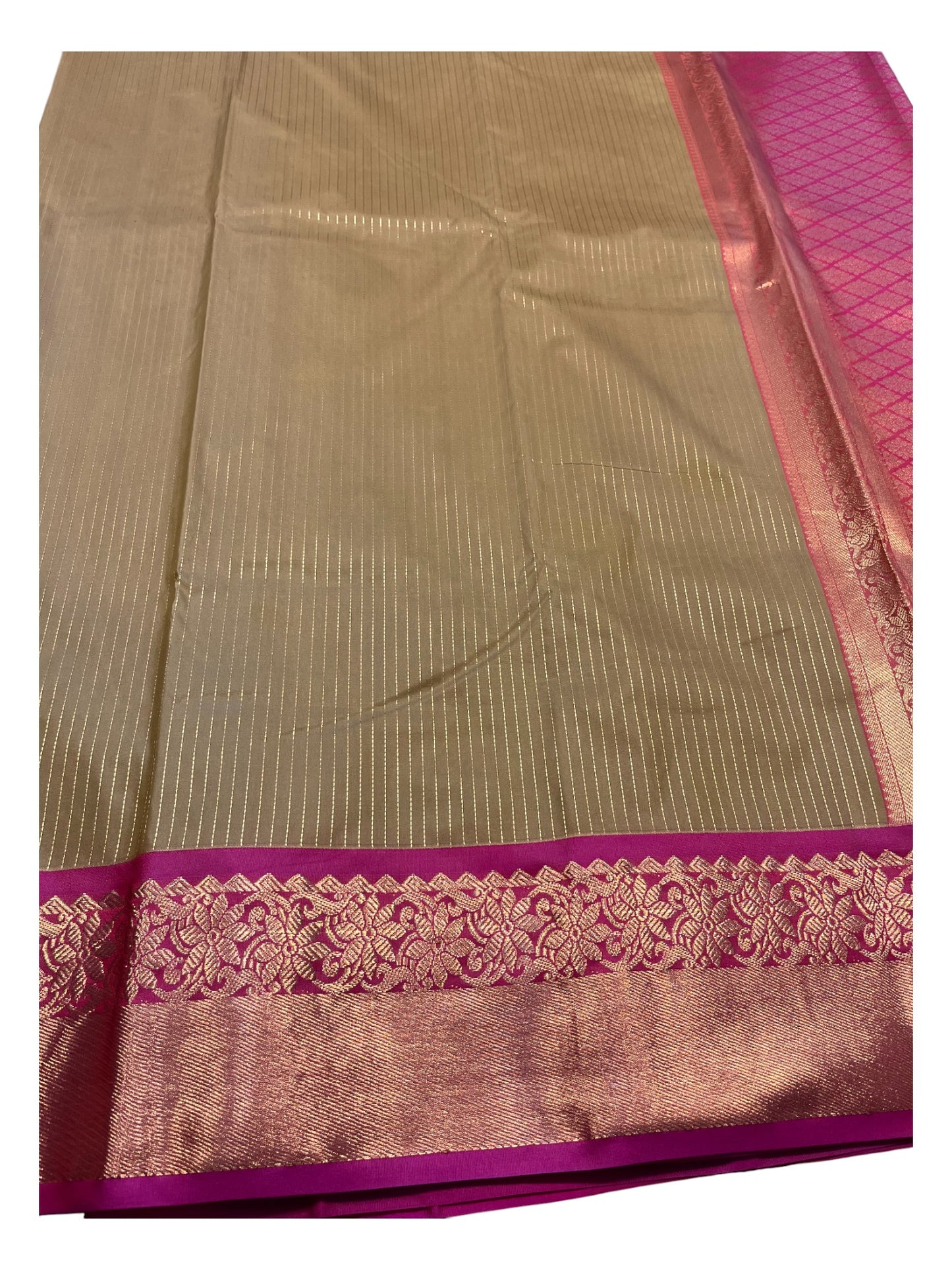 Southloom Banarasi Semi Silk Saree with Woven Work on Body (Green)