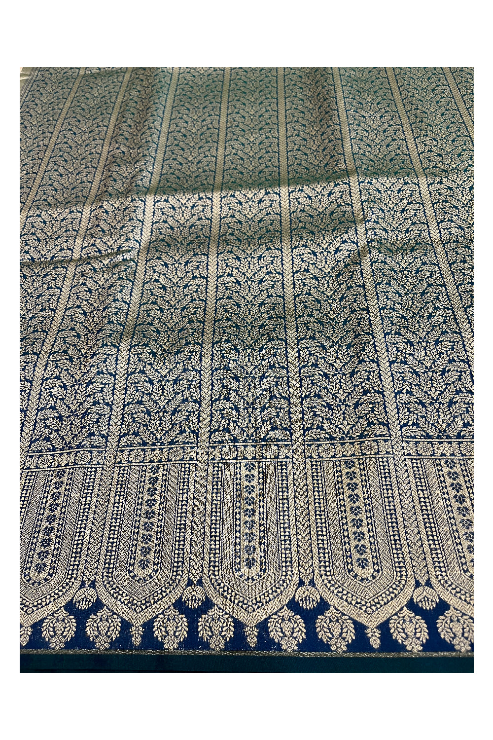 Southloom Banarasi Georgette Woven Work Saree in Balck