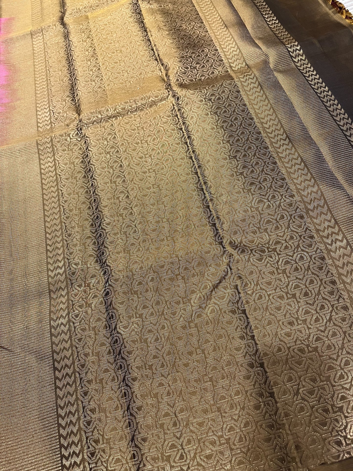 Southloom Pure Handloom Kanchipuram Silk Saree with Butta Work (Maroon & Brown)