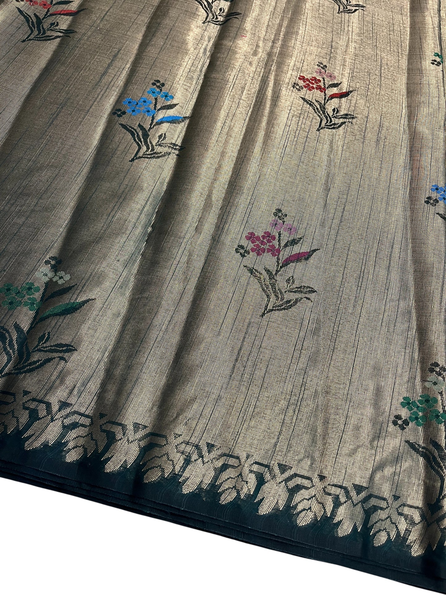 Southloom Banarasi Silk Saree with Woven Work on Body and Borders (Black)
