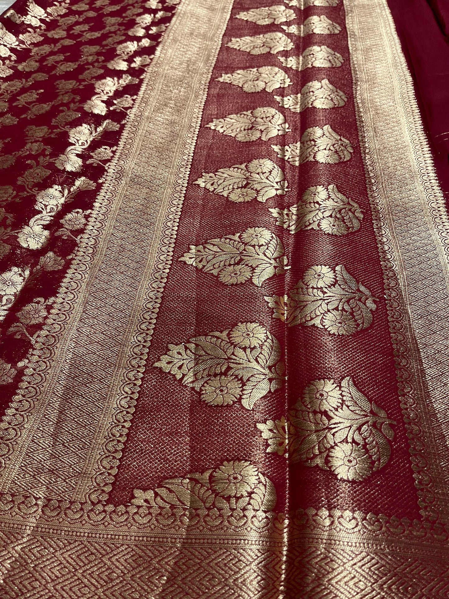 Southloom Georgete Banarasi Silk Saree with Woven Work on Body and Borders