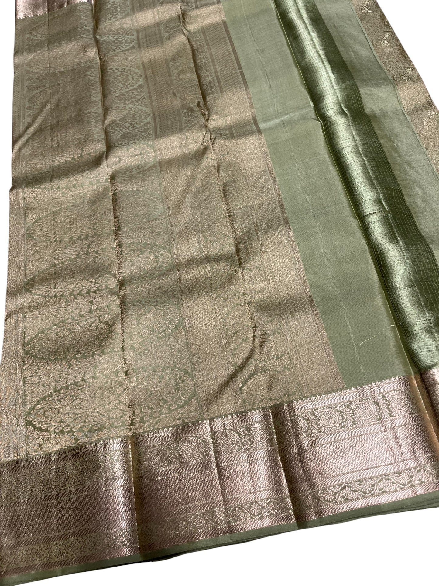Southloom Pure Handloom Bridal Kanchipuram Silk Saree with Korvai Work (Green)