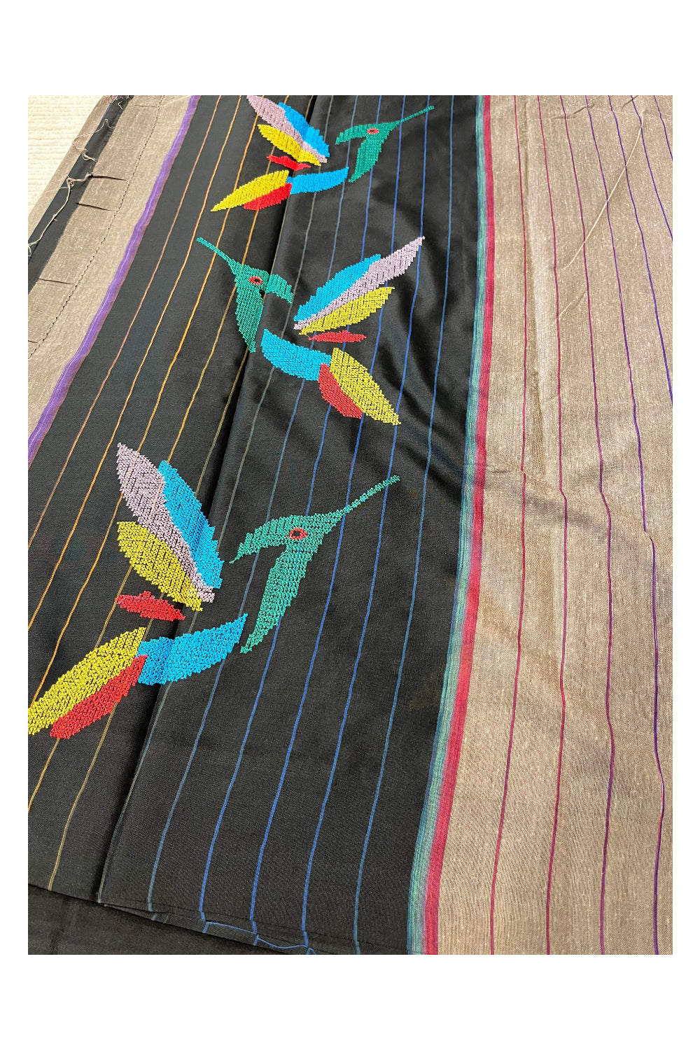 Southloom Kerala Cotton Saree with Lines on Body in Grey