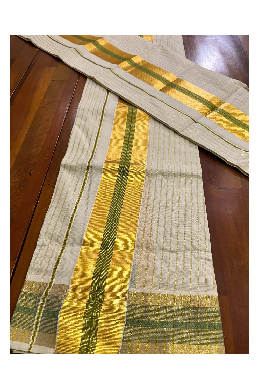 Kerala Cotton Set Mundu Single (Mundum Neriyathum) with Kasavu Lines on Body and Olive Green Border 2.80 Mtrs
