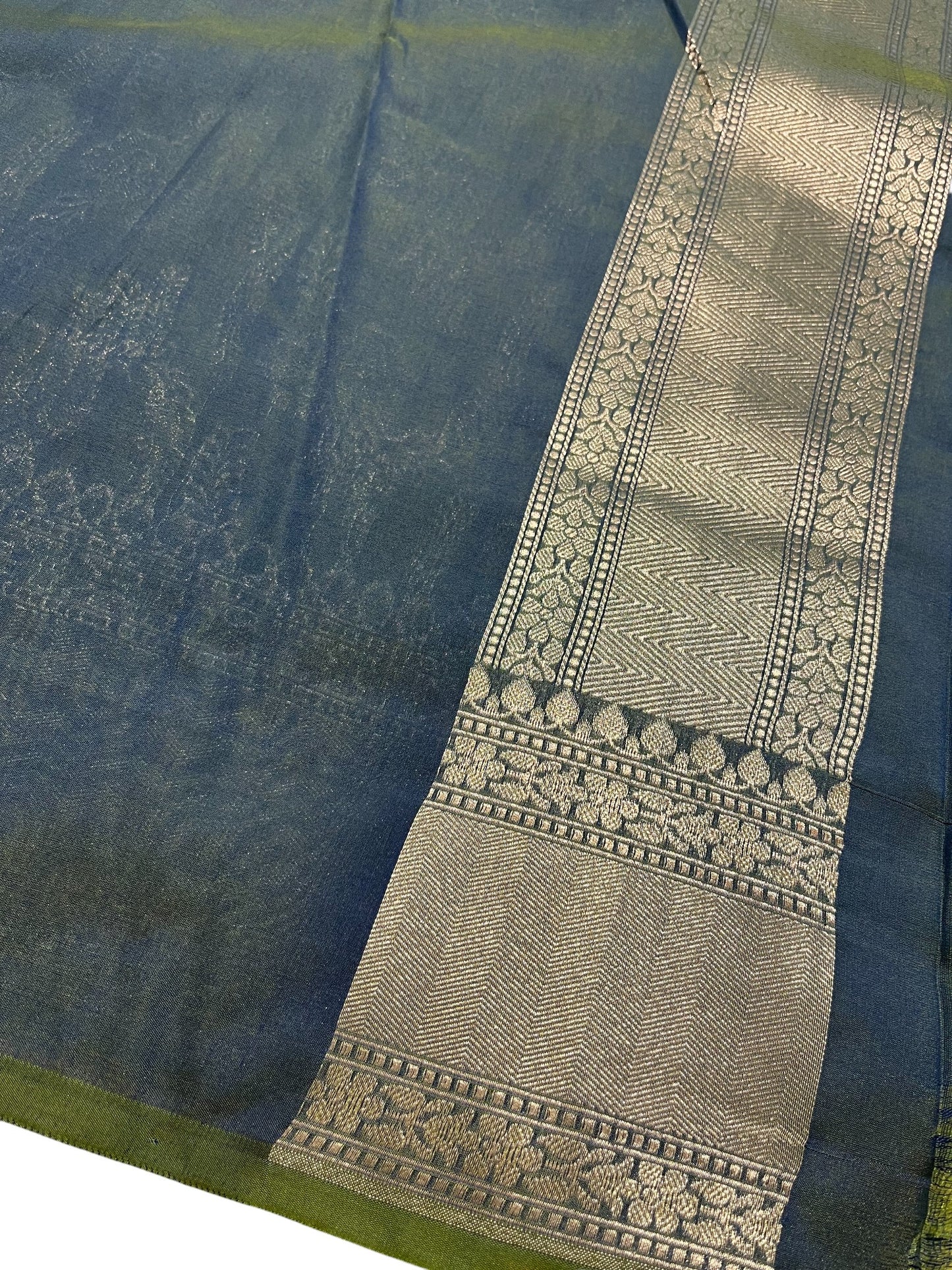 Southloom Pure Banarasi Silk Saree with Woven Work on Body and Borders