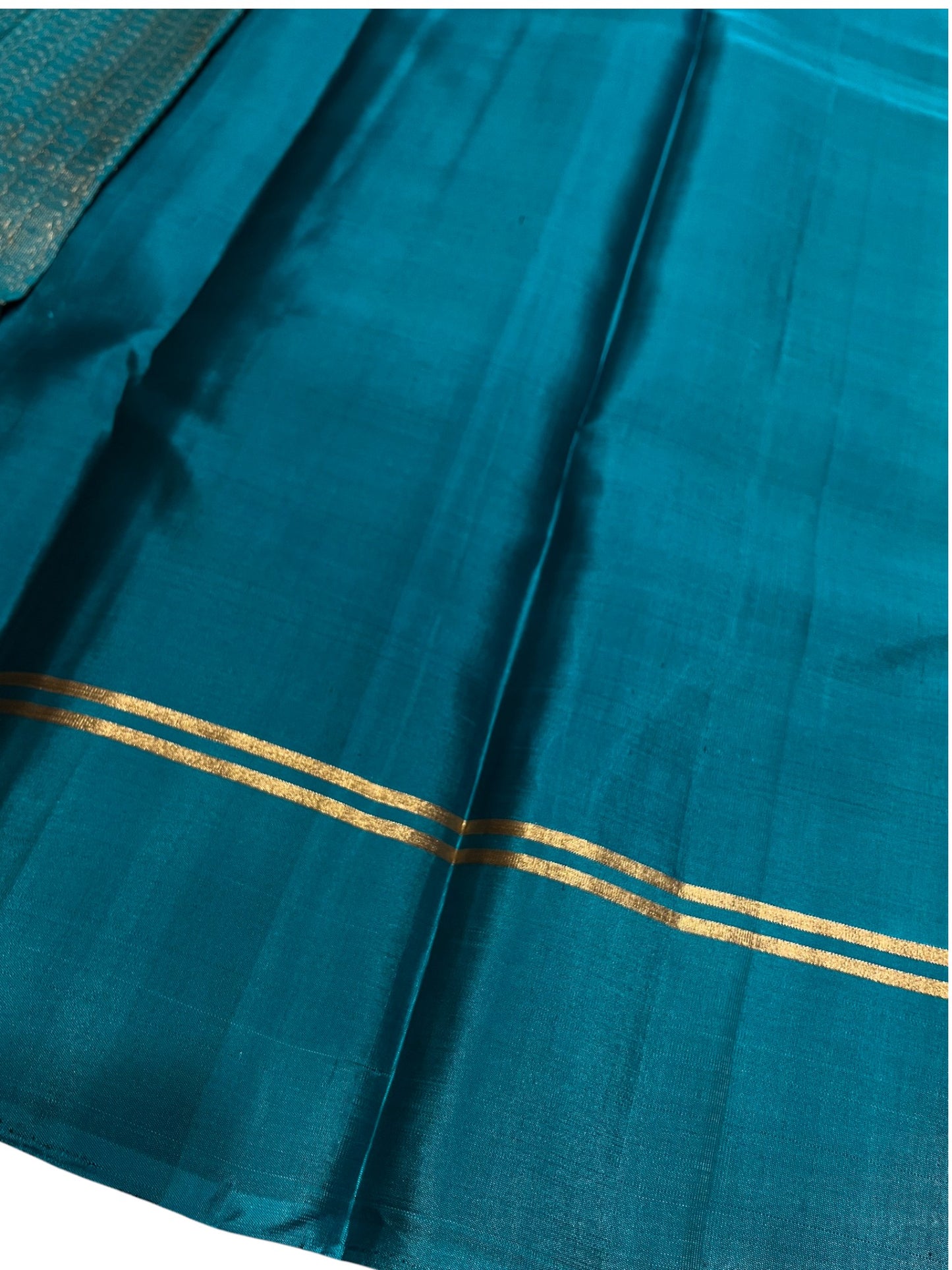 Southloom Pure Handloom Kanchipuram Silk Saree with Butta Work (Blue)
