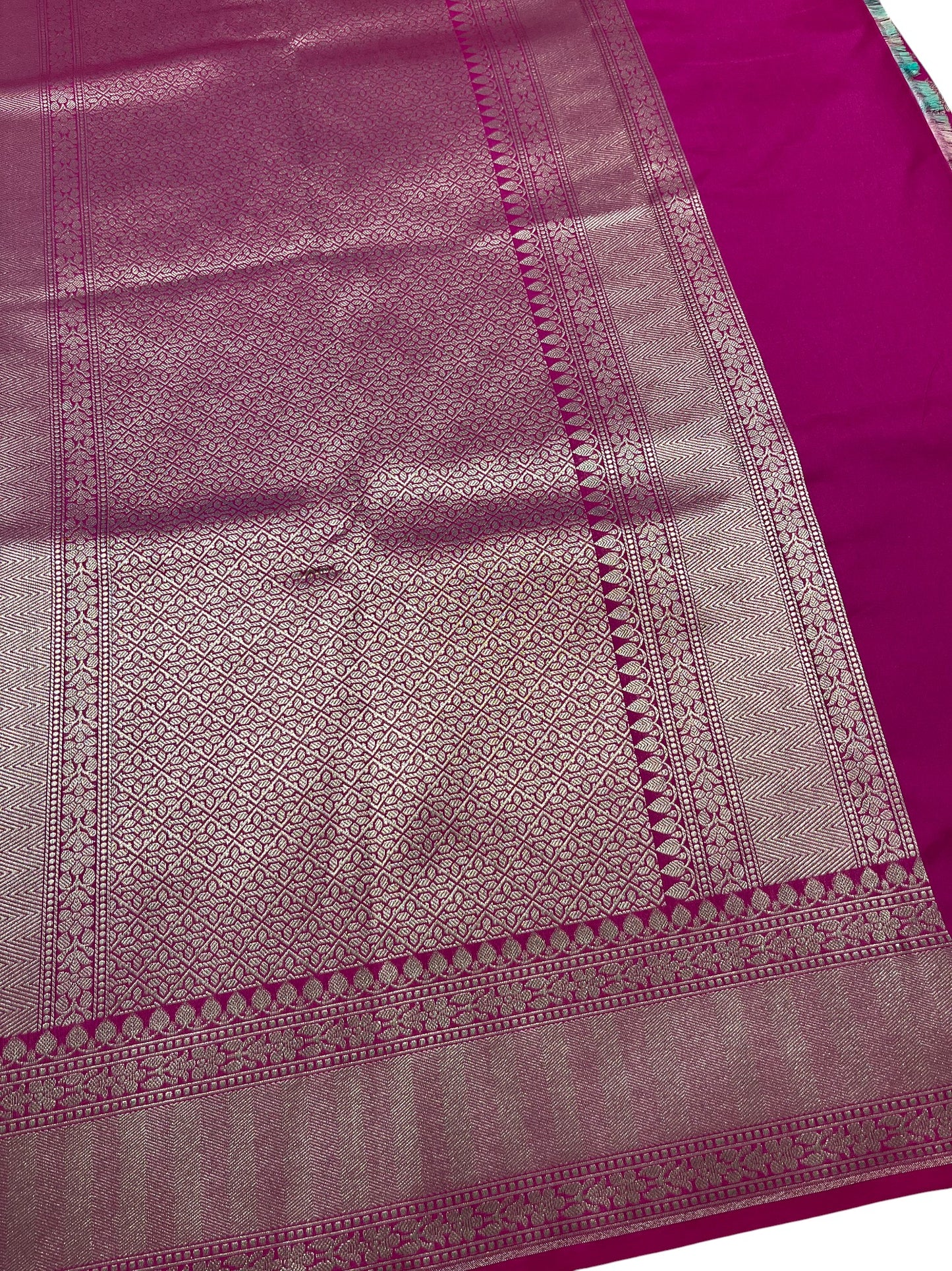 Southloom Pure Banarasi Silk Saree with Woven Work on Body and Borders (Magenta)