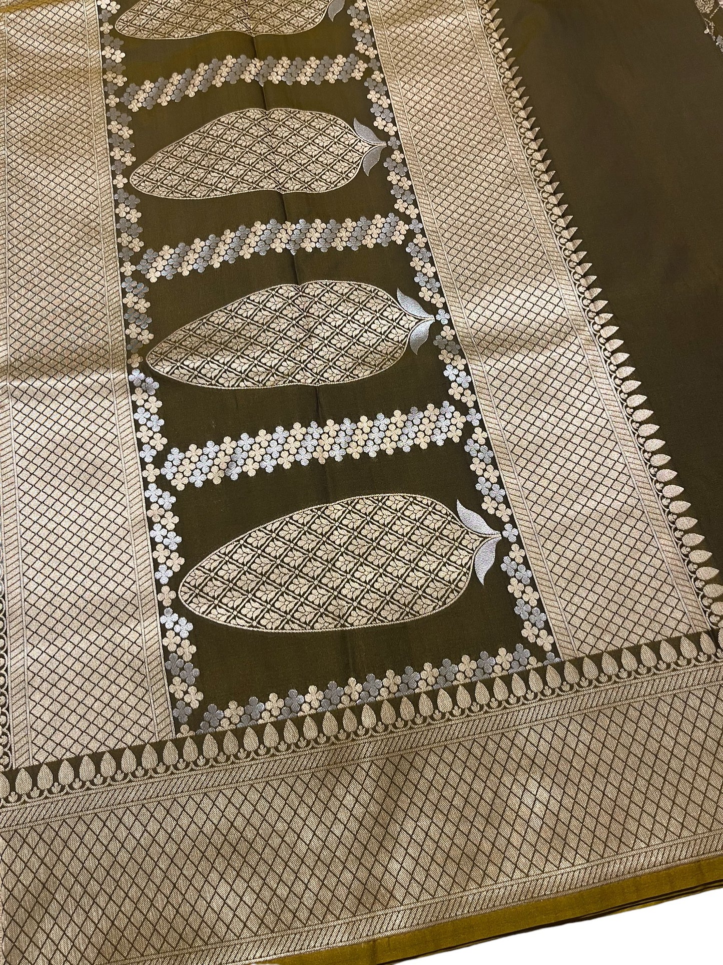 Southloom Pure Banarasi Silk Saree with Woven Work on Body and Borders
