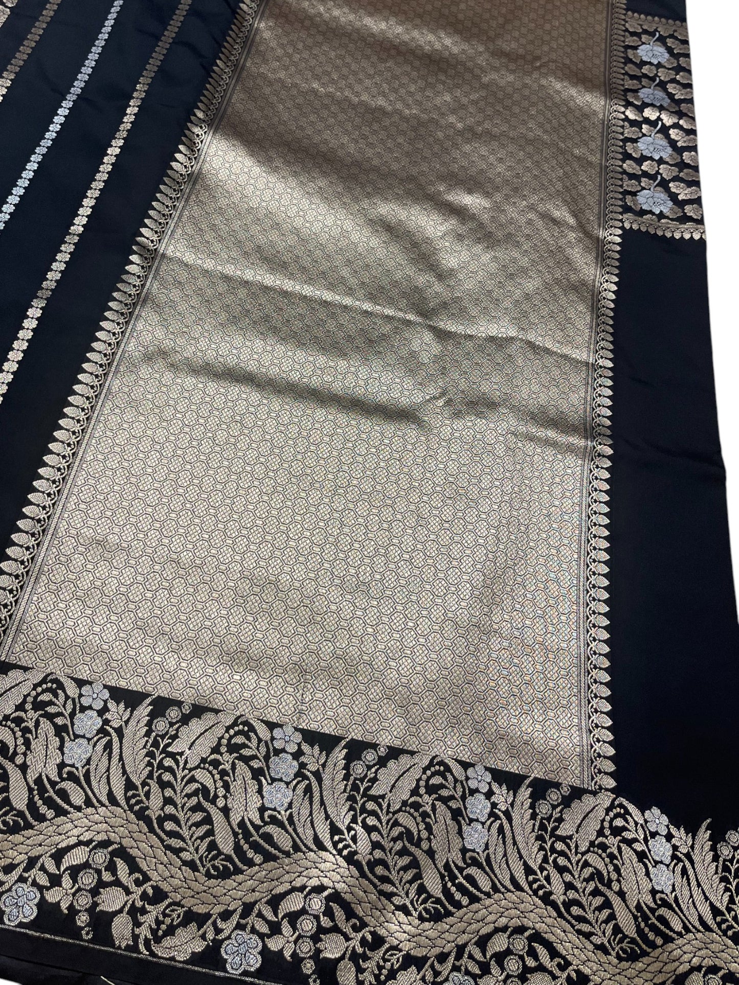 Southloom Pure Banarasi Silk Saree with Woven Work on Body and Borders (Black)