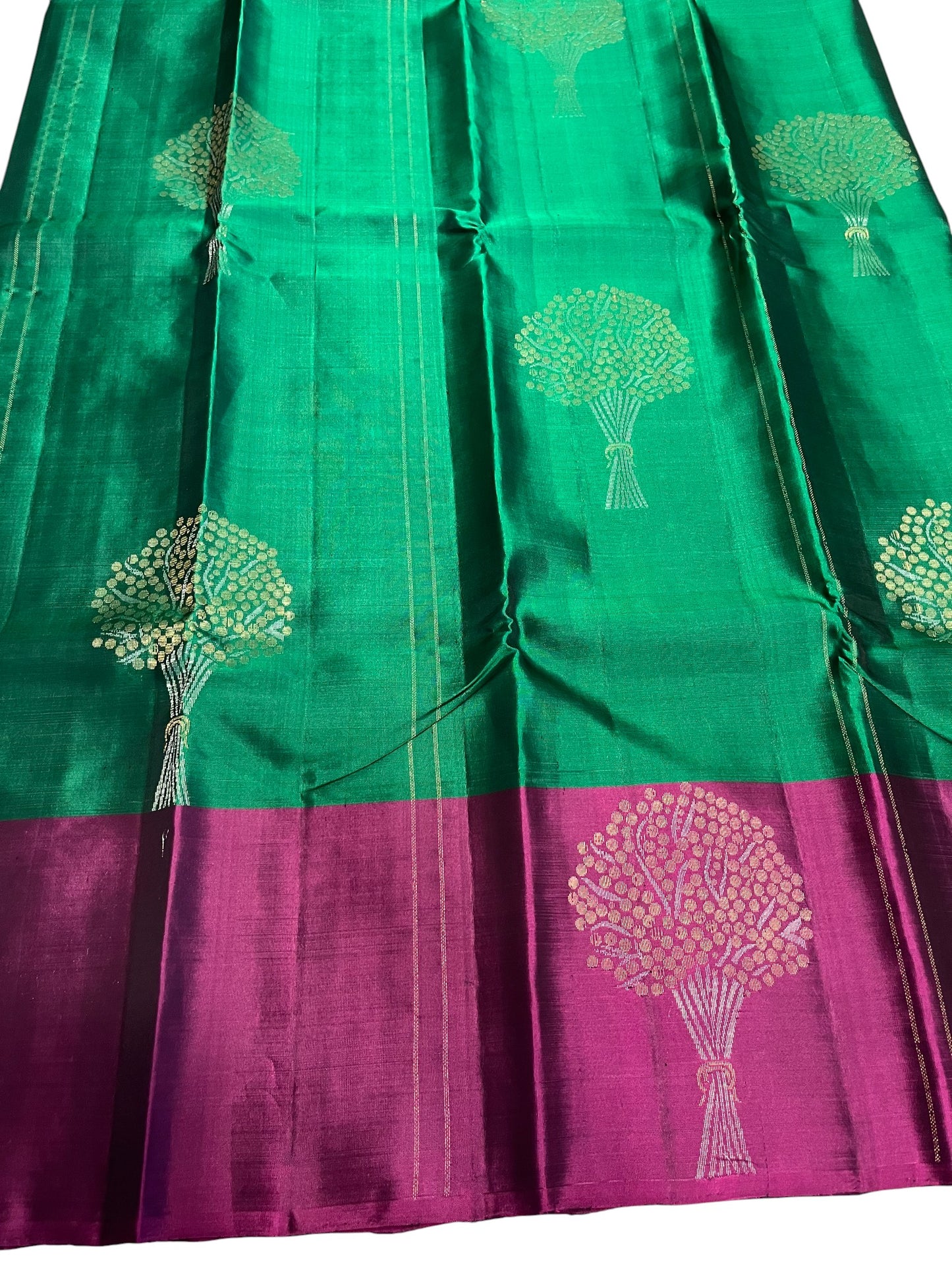 Southloom Pure Handloom Kanchipuram Silk Saree with Butta Work (Green & Purple)
