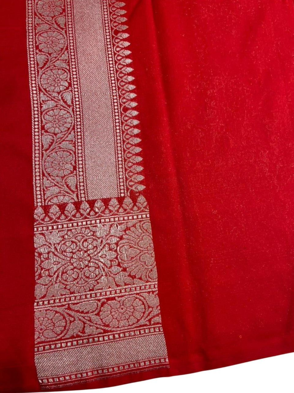 Southloom Pure Banarasi Silk Saree with Woven Work on Body and Borders (Pink And Red)