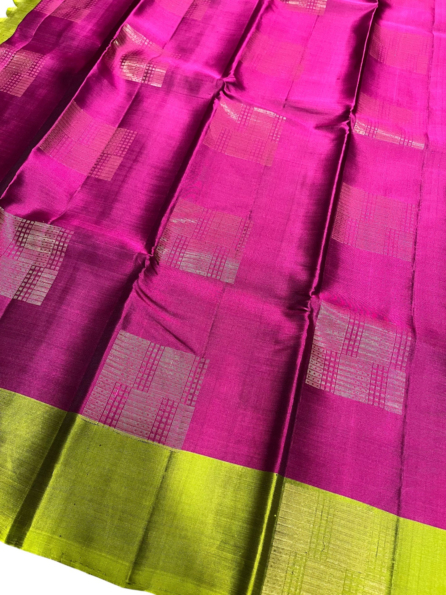 Southloom Pure Handloom Kanchipuram Silk Saree with Butta Work (Green & Magenta)
