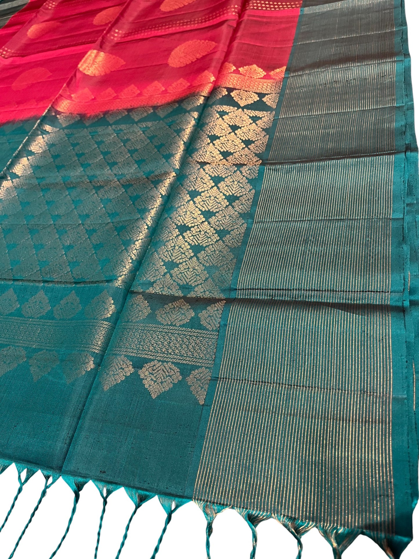Southloom Pure Handloom Kanchipuram Silk Saree with Butta Work (Maroon & Blue)