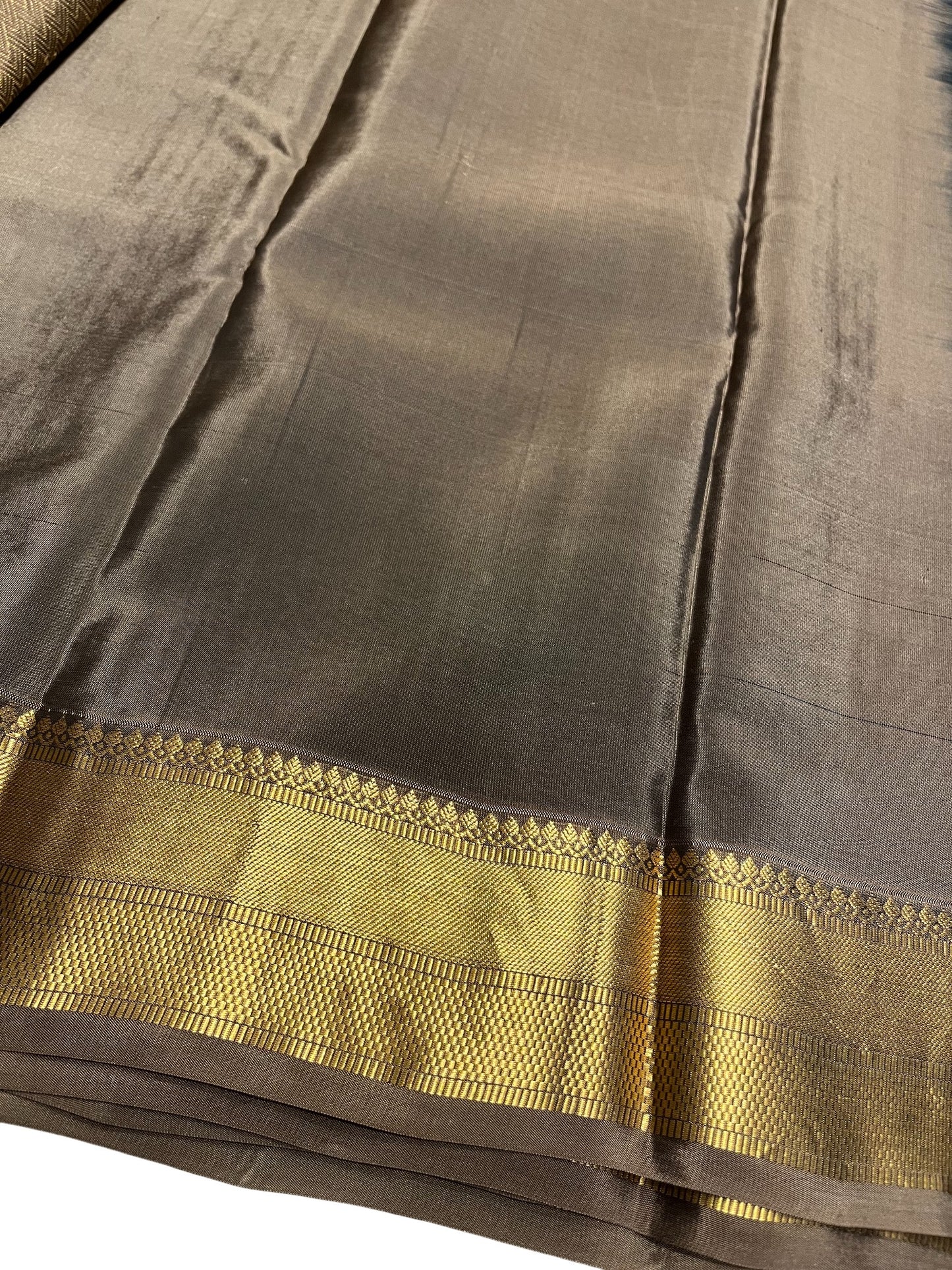 Southloom Pure Handloom Kanchipuram Silk Saree with Butta Work (Black & Brown)