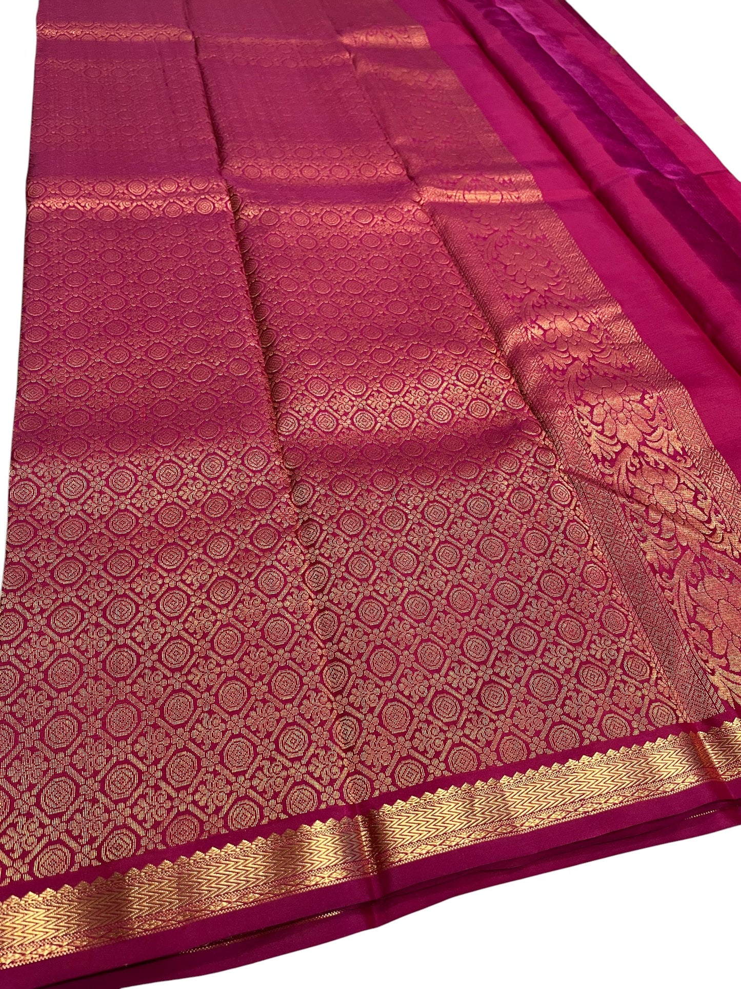 Southloom Premium Handloom Bridal Kanchipuram Silk Saree with Butta Work (Magenta)