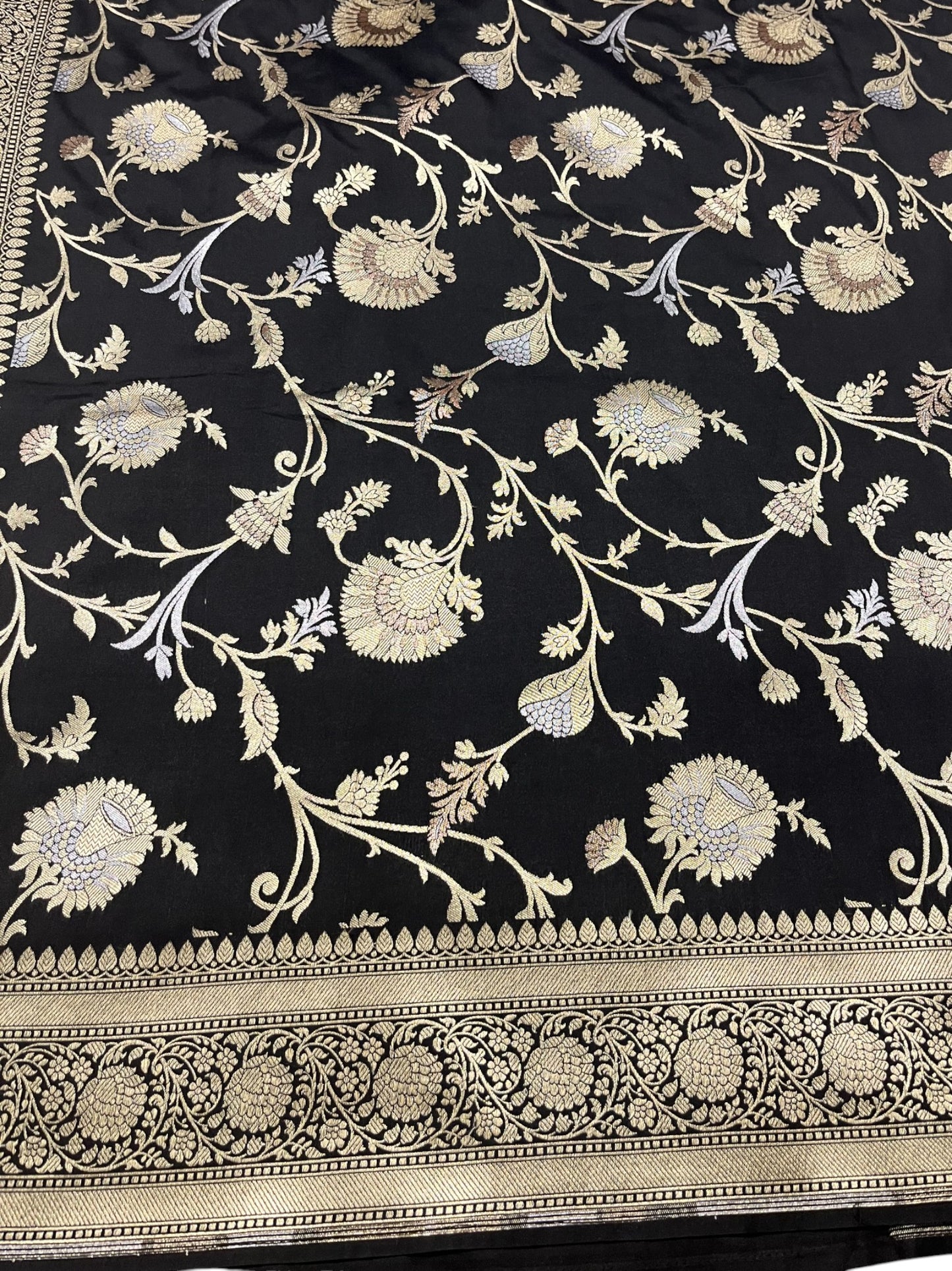 Southloom Pure Banarasi Silk Saree with Woven Work on Body and Borders (Black)