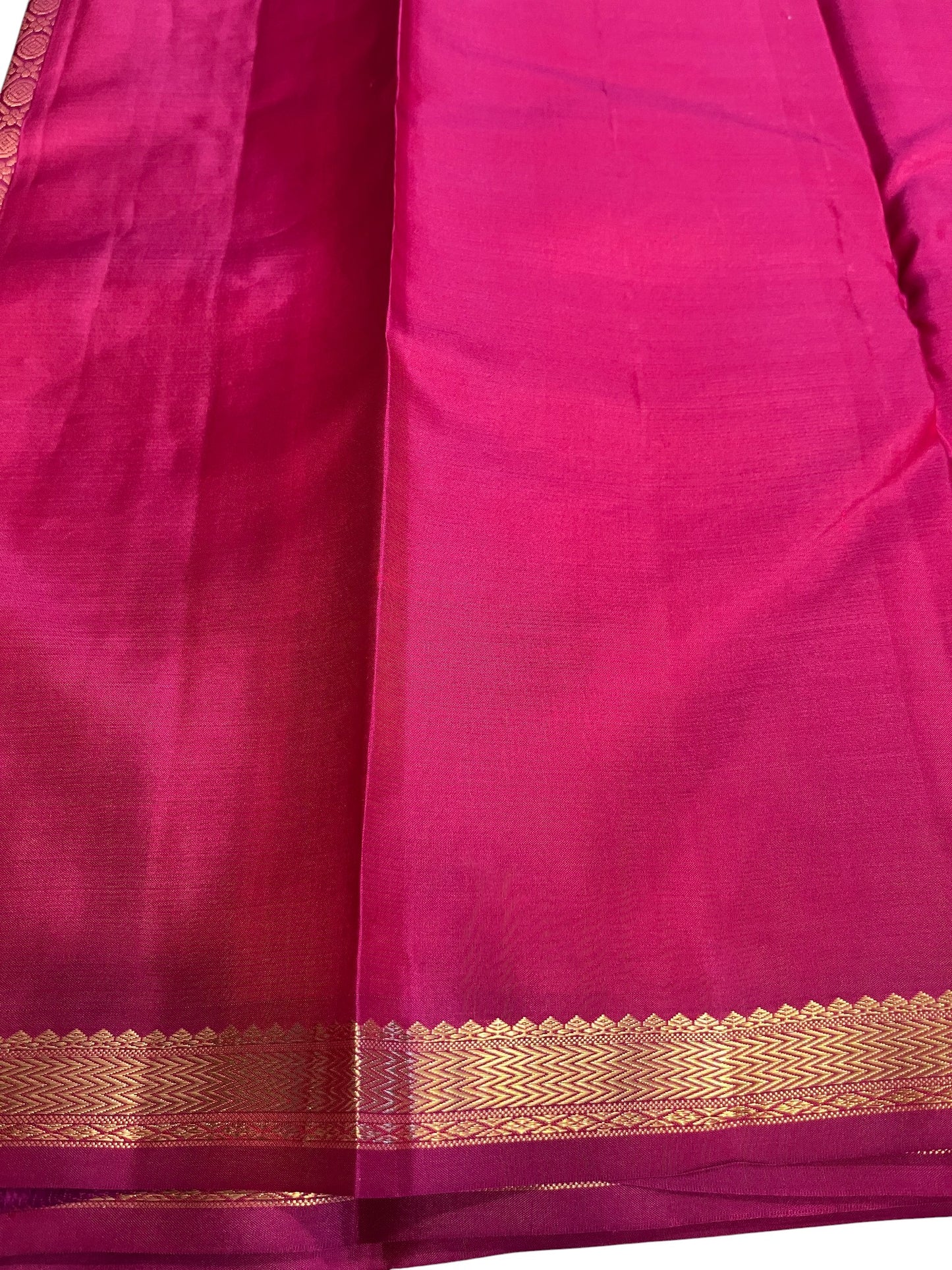 Southloom Premium Handloom Bridal Kanchipuram Silk Saree with Butta Work (Magenta)
