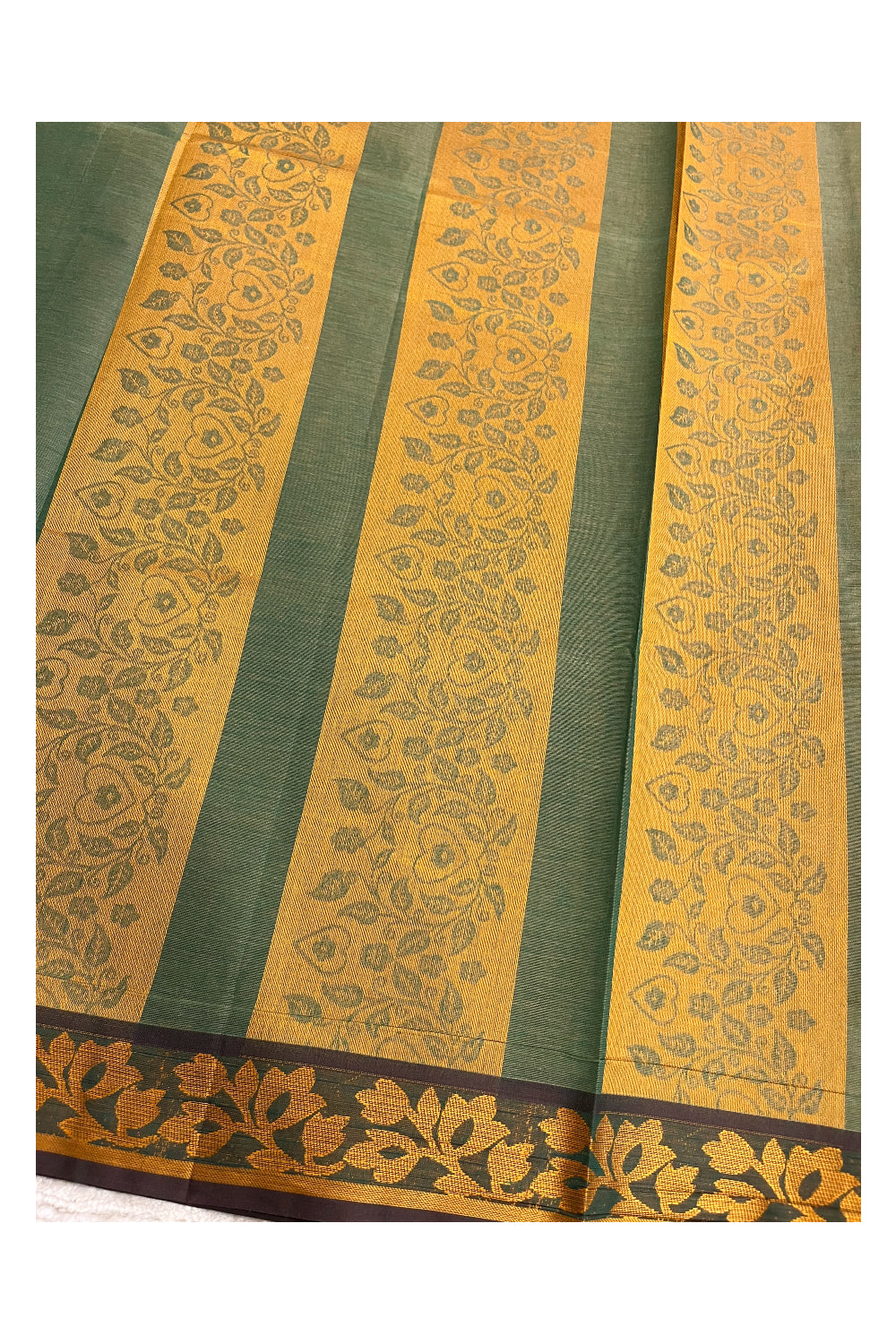 Southloom Kerala Cotton Saree with Floral Woven Works Across Body in Green