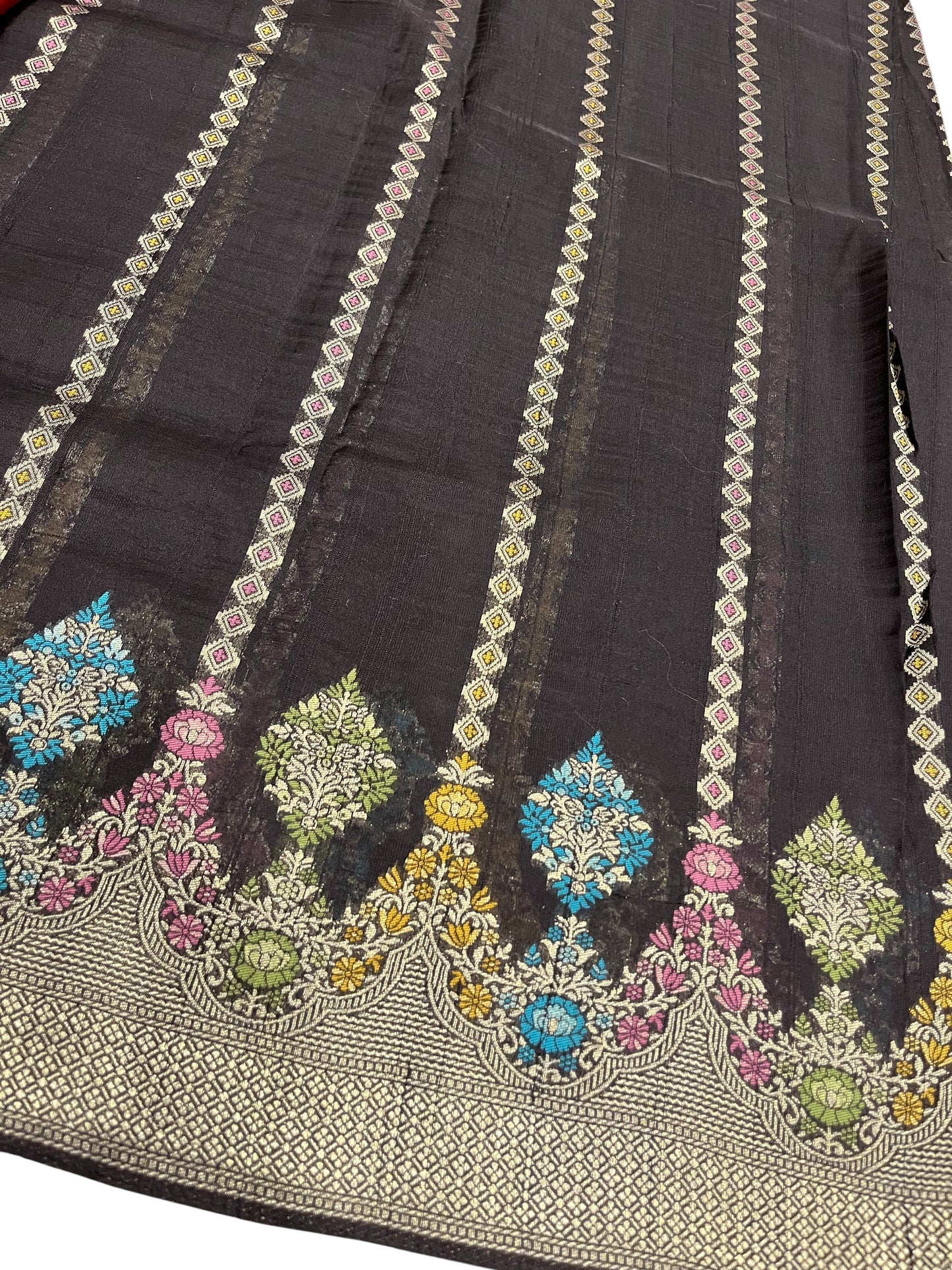 Southloom Banarasi Silk Saree with Woven Work on Body and Borders (Black & Brick Red)
