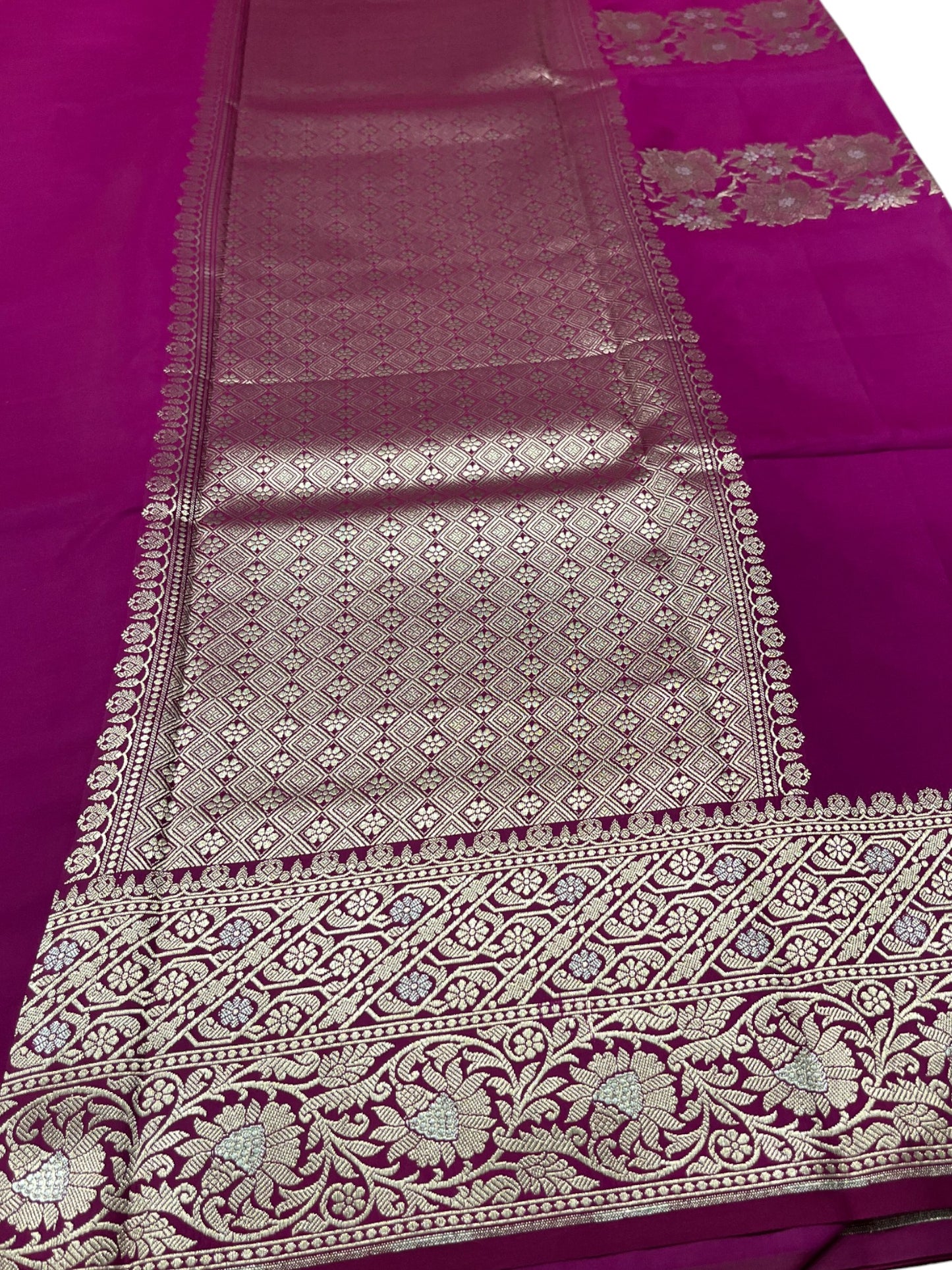 Southloom Pure Banarasi Silk Saree with Woven Work on Body and Borders (Magenta)