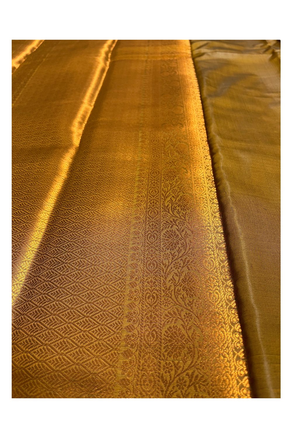 Southloom Banarasi Silk Brocade Bridal Saree WIth Woven Borders And Blouse Piece in Gold And Green