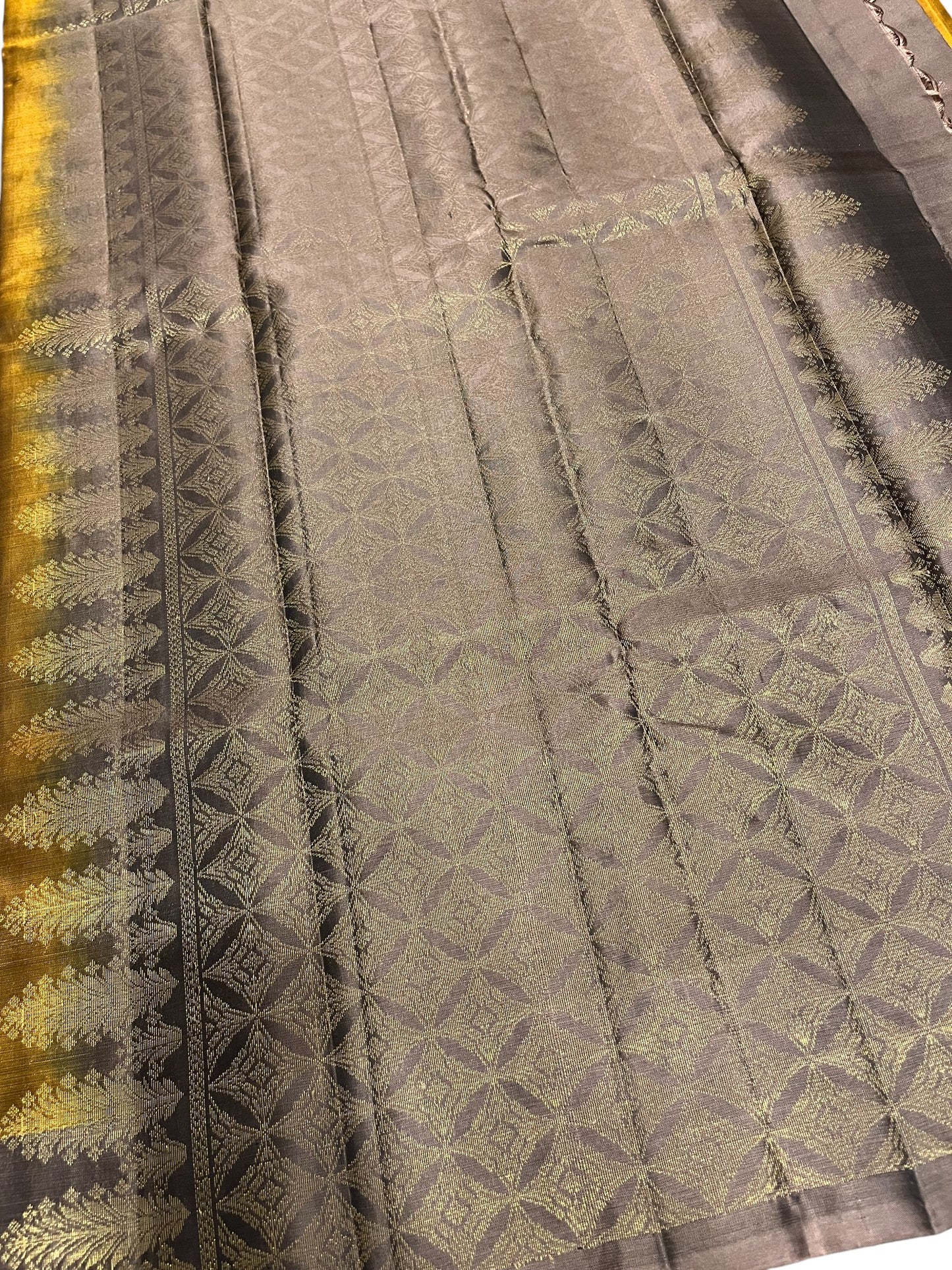 Southloom Pure Handloom Kanchipuram Silk Saree with Butta Work