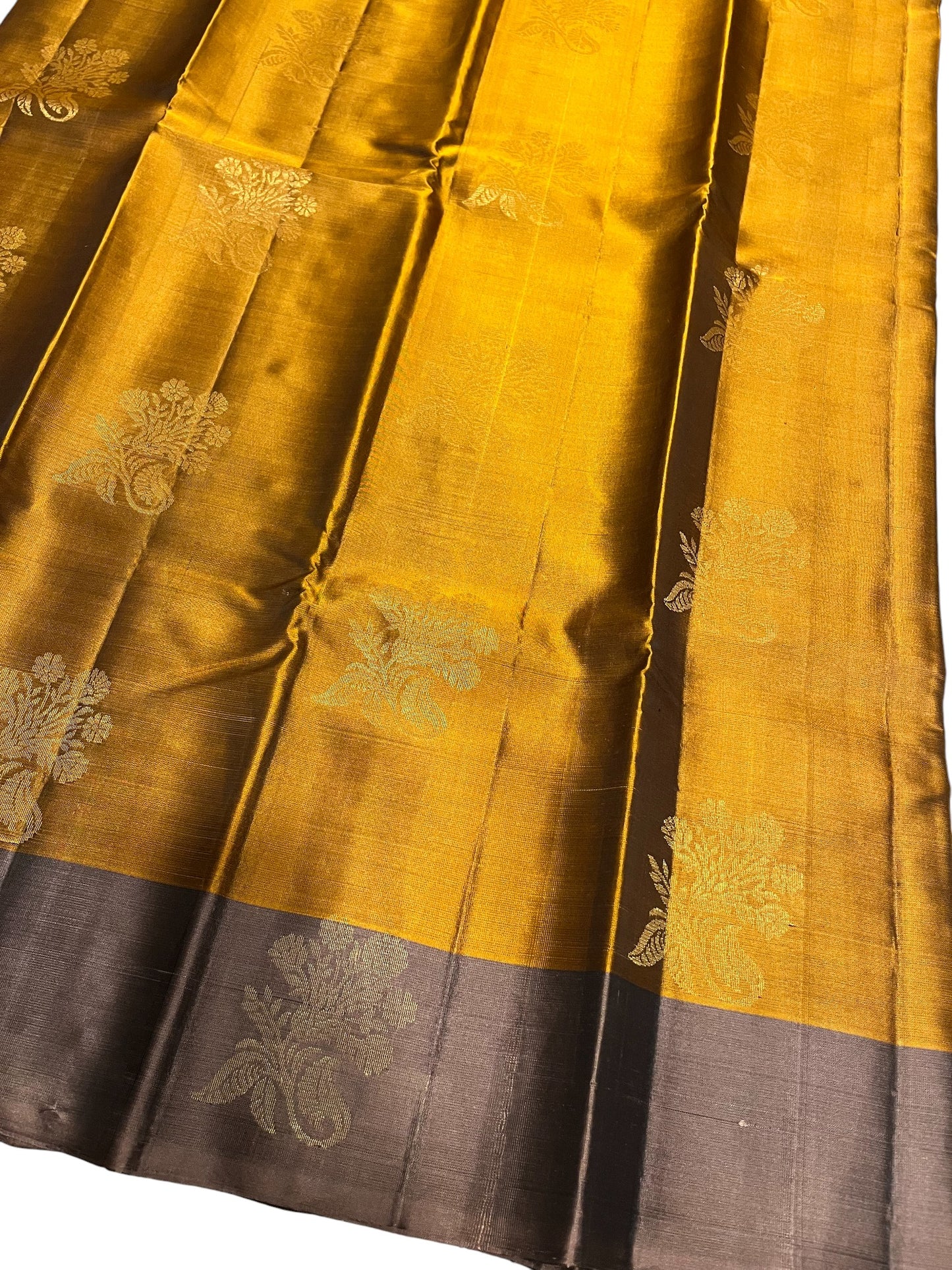 Southloom Pure Handloom Kanchipuram Silk Saree with Butta Work