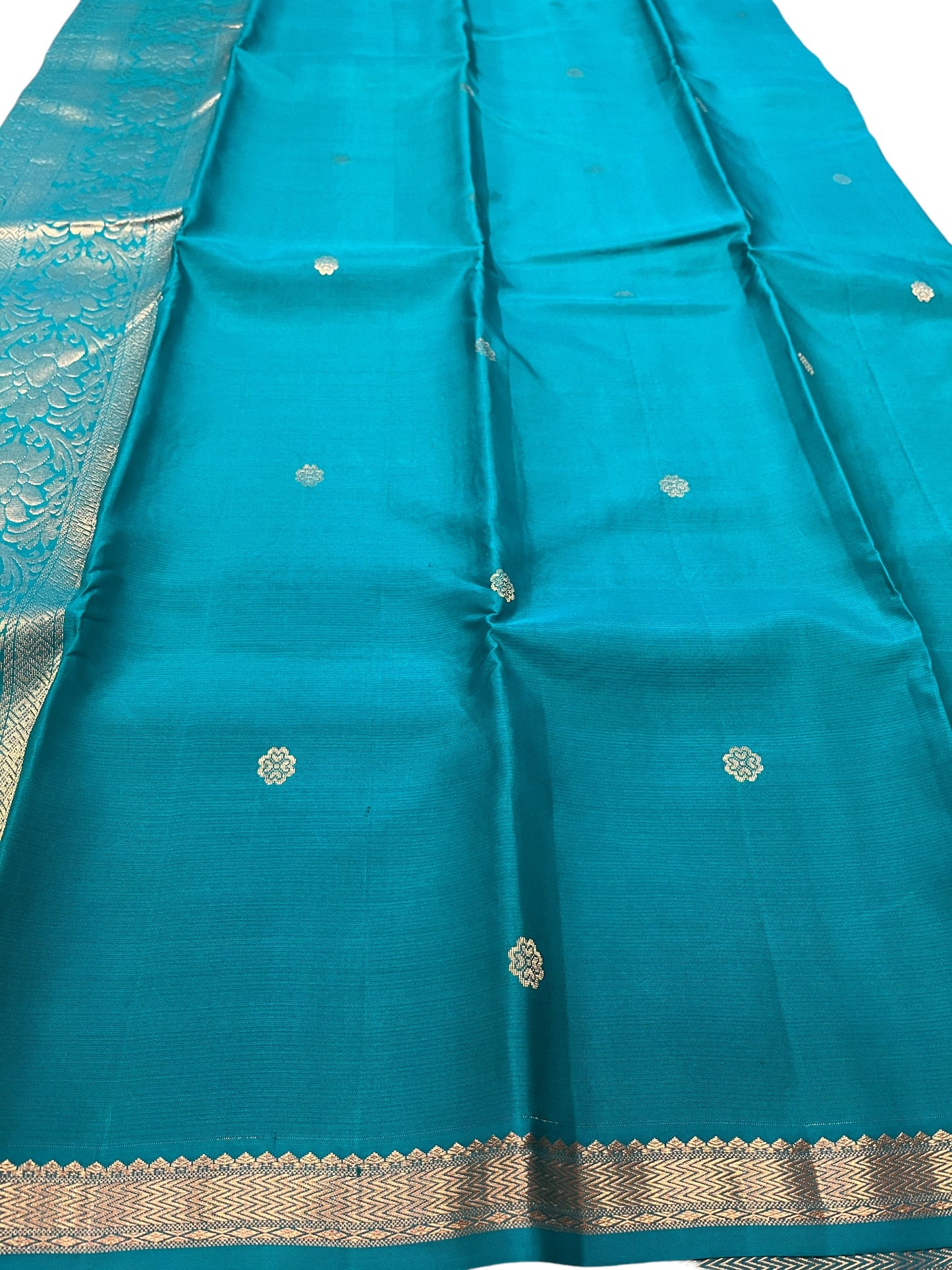 Southloom Pure Handloom Bridal Kanchipuram Silk Saree with Korvai Work(Green)