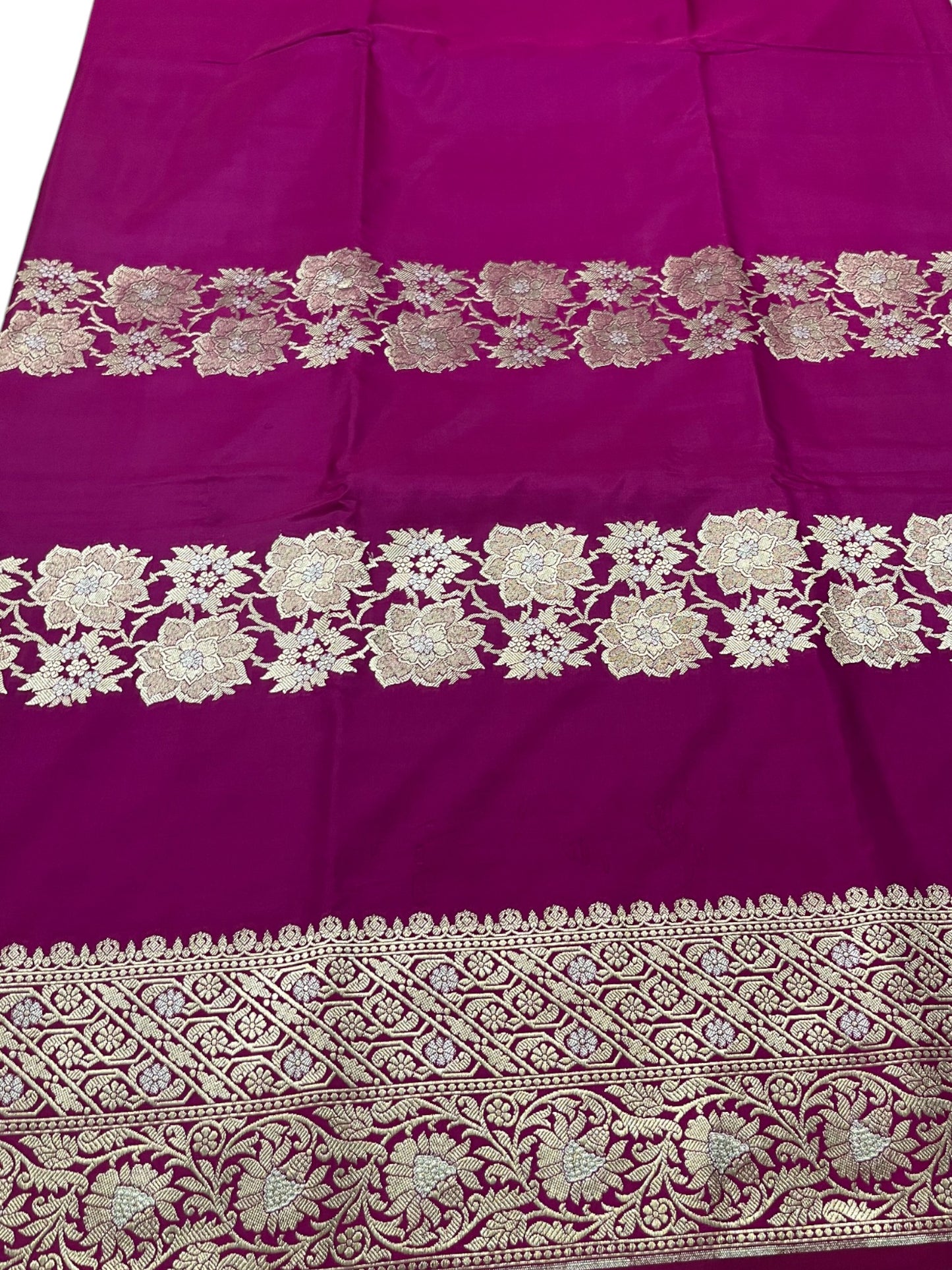 Southloom Pure Banarasi Silk Saree with Woven Work on Body and Borders (Magenta)