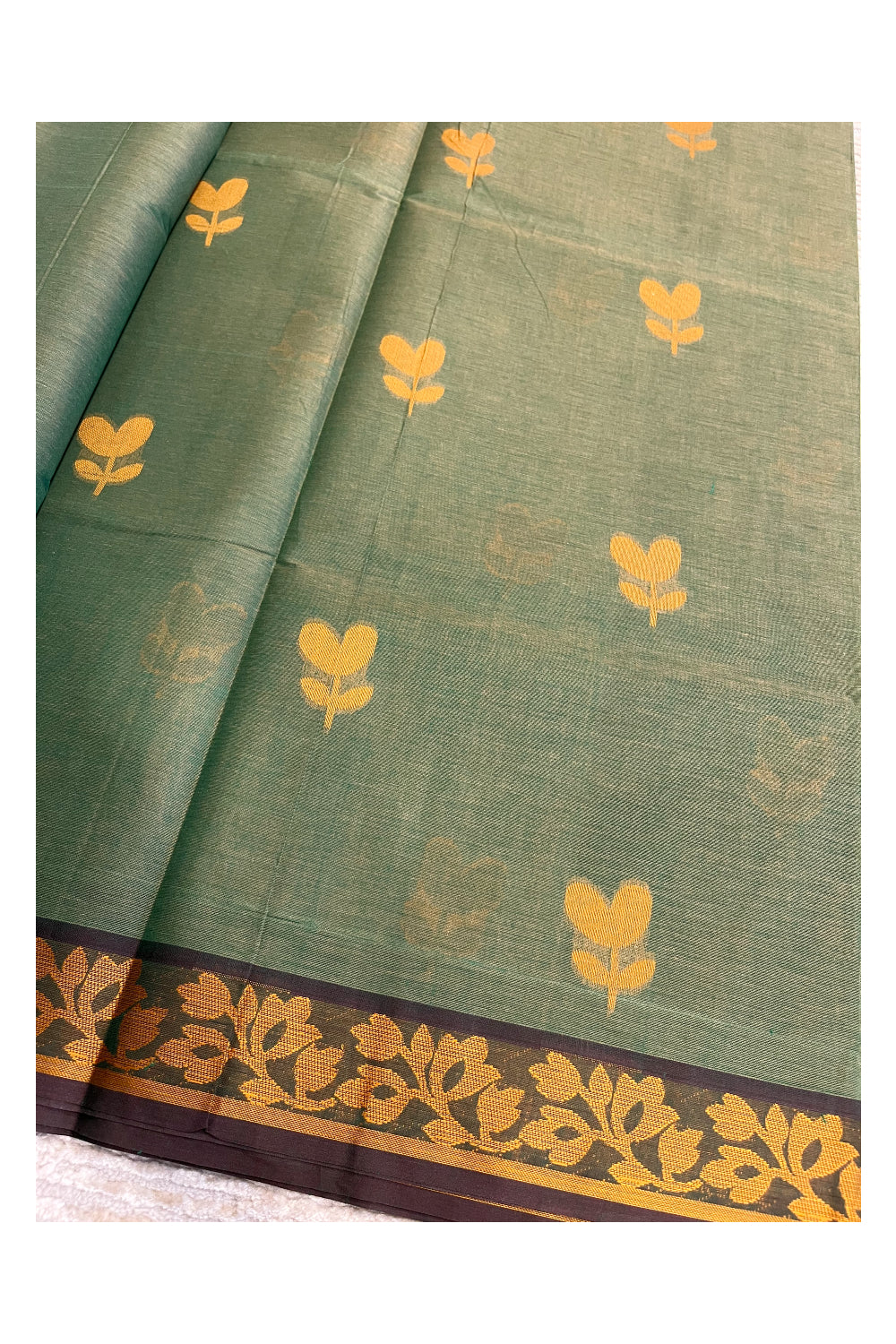 Southloom Kerala Cotton Saree with Floral Woven Works Across Body in Green