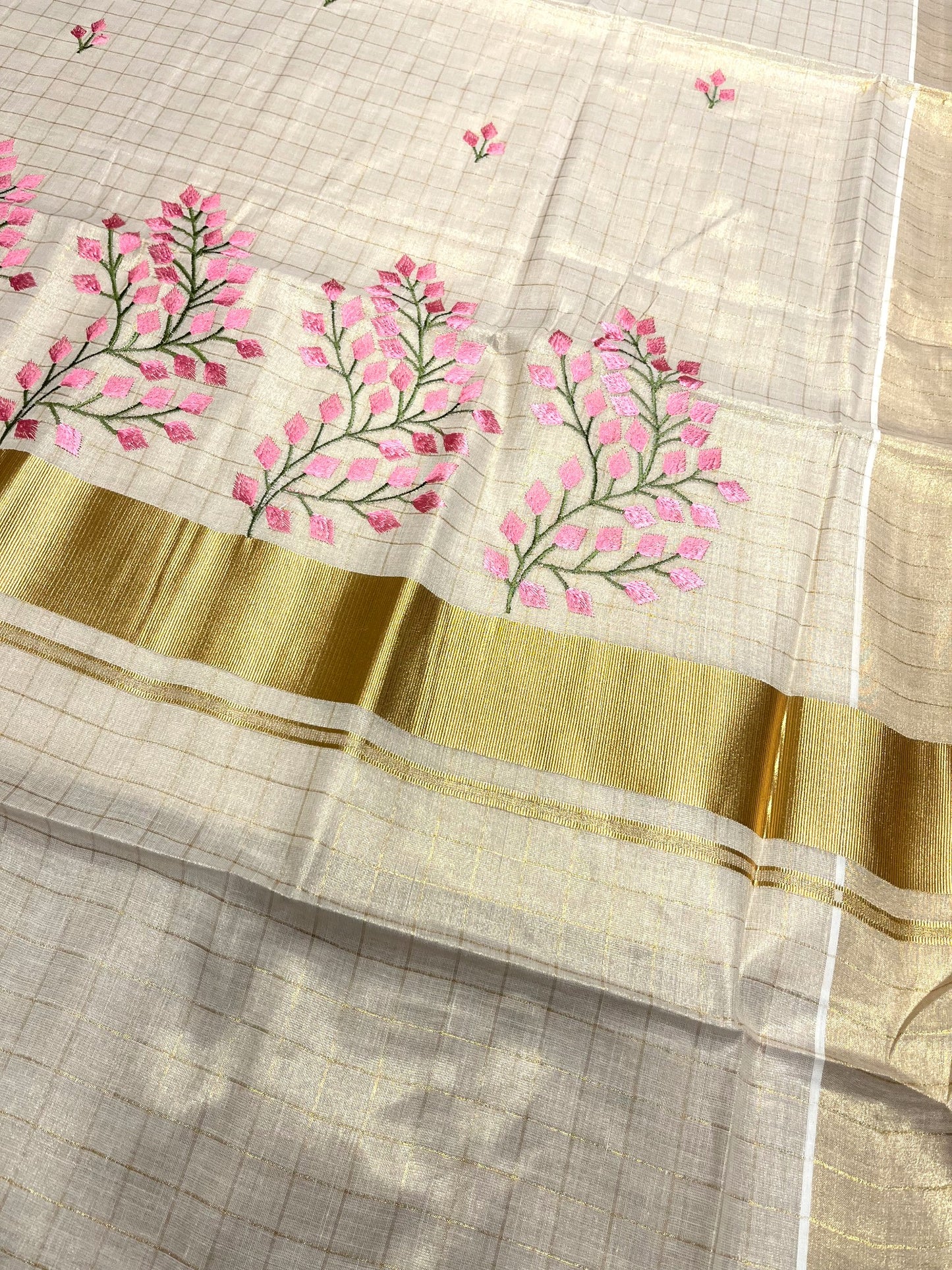 Southloom Tissue Kerala Kasavu Check Saree with Floral Embroidery Design