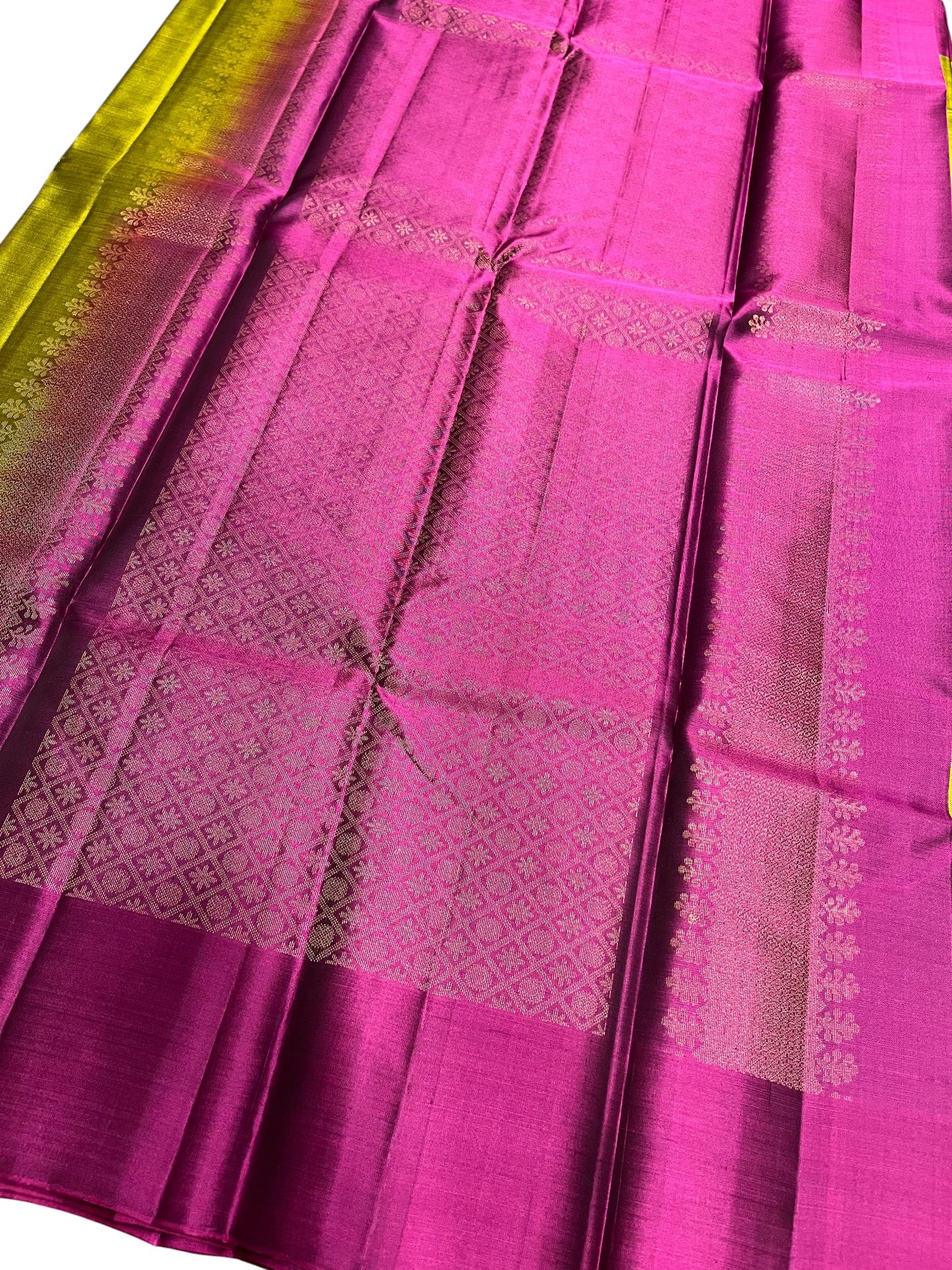 Southloom Pure Handloom Kanchipuram Silk Saree with Butta Work (Green & Magenta)