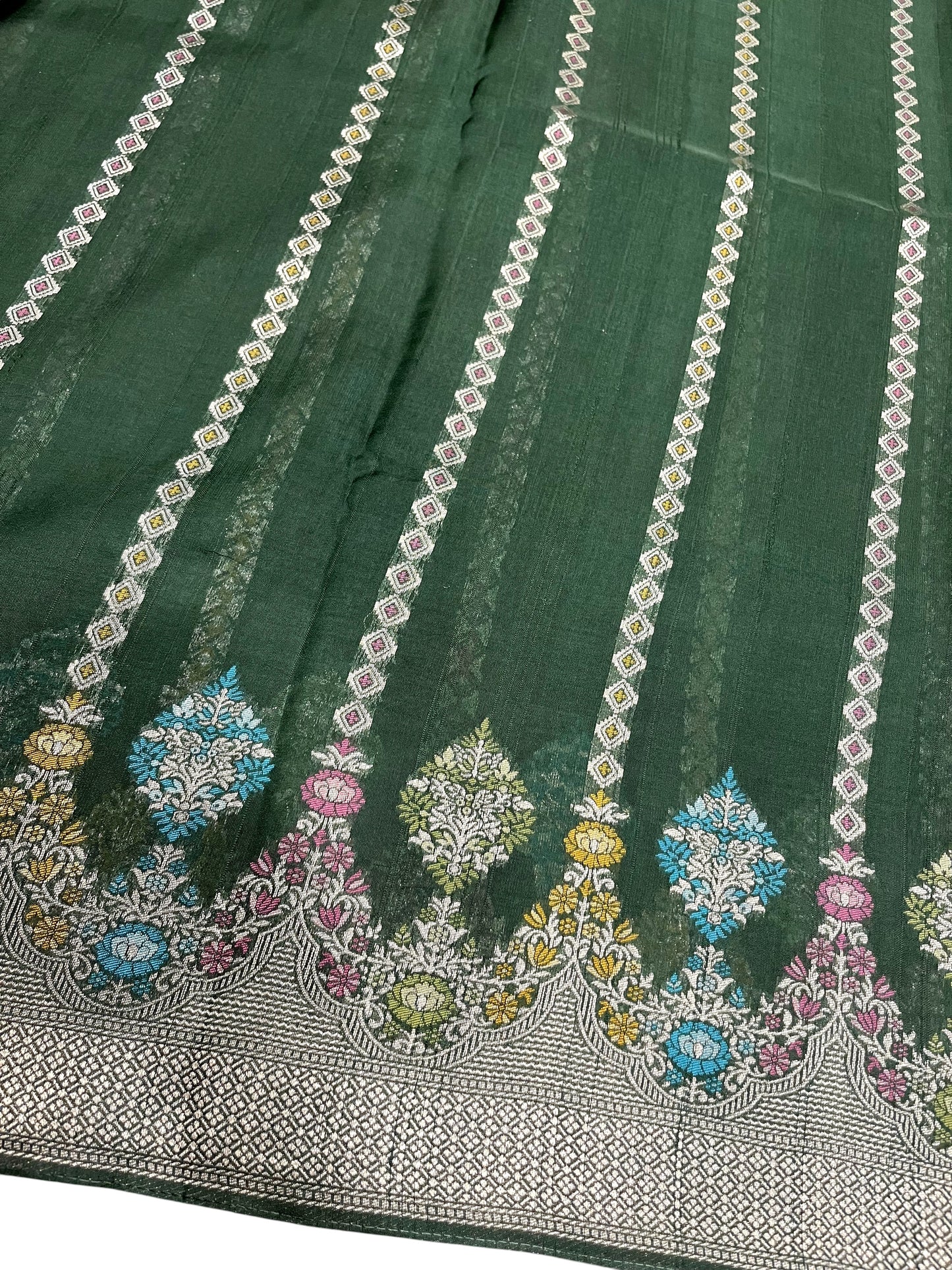 Southloom Banarasi Silk Saree with Woven Work on Body and Borders (Green & Maroon)