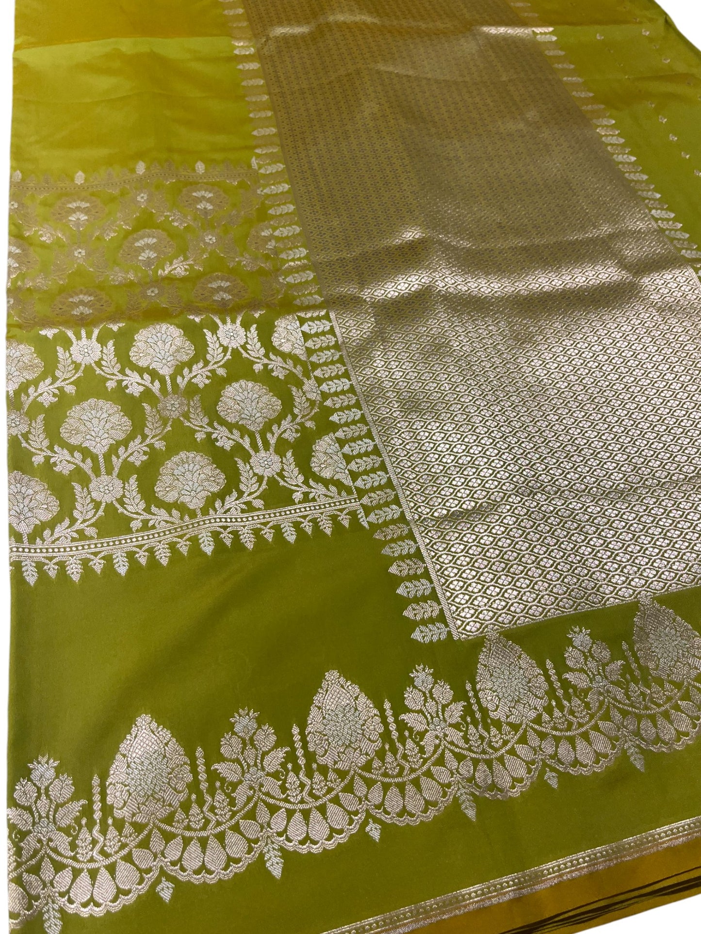 Southloom Pure Banarasi Silk Saree with Woven Work on Body and Borders (Green)