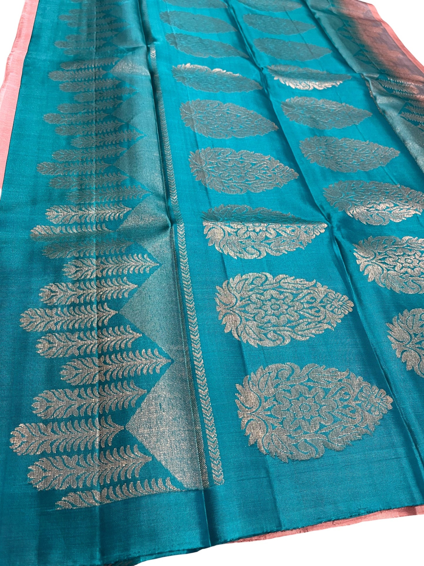 Southloom Premium Handloom Bridal Kanchipuram Silk Saree with Korvai Work