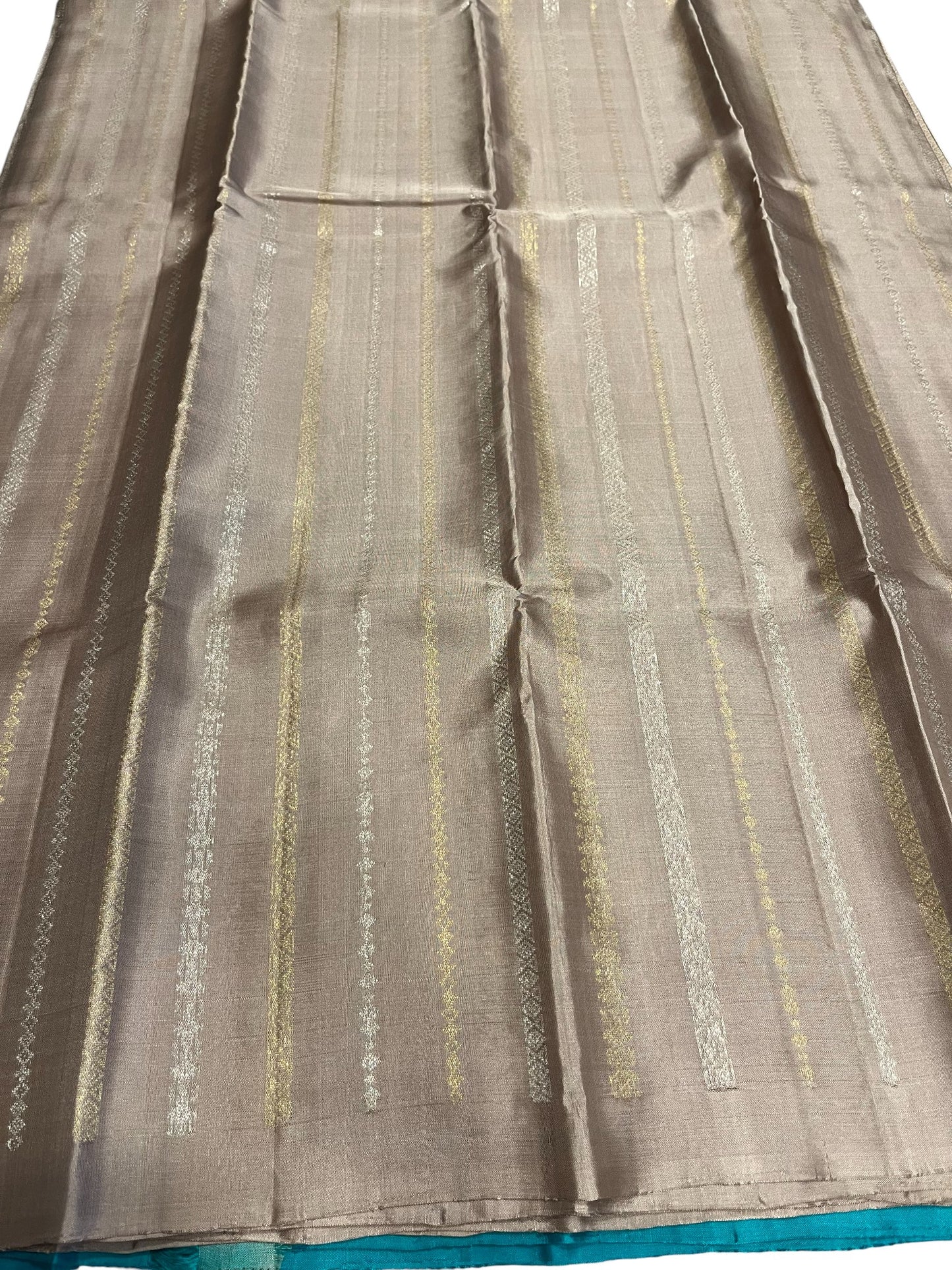 Southloom Premium Handloom Bridal Kanchipuram Silk Saree with Korvai Work