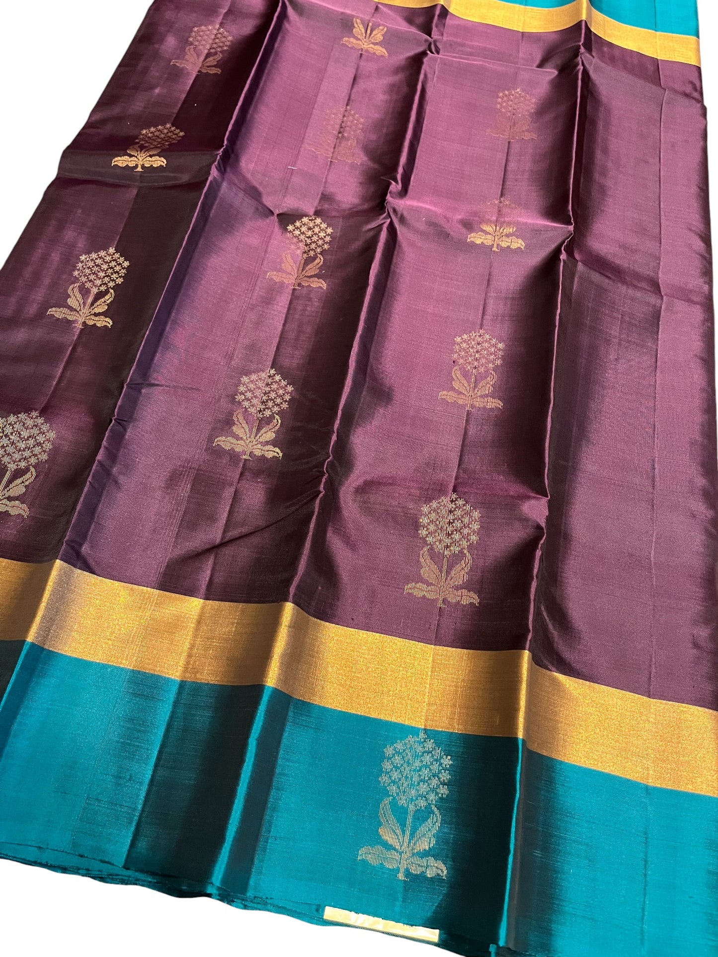 Southloom Pure Handloom Kanchipuram Silk Saree with Butta Work (Violet & Blue)